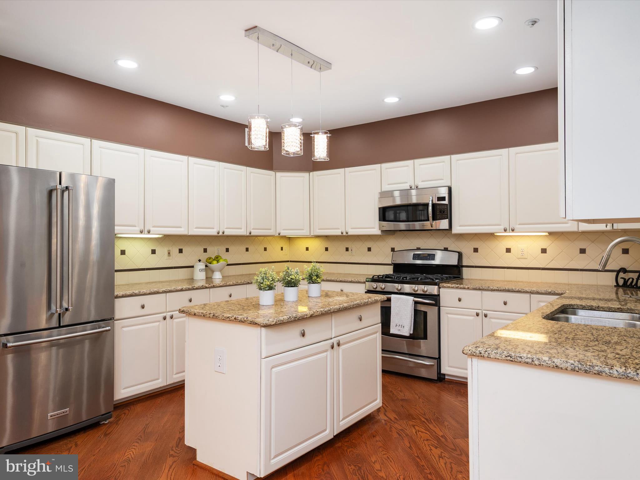 FALLSTONE - Residential