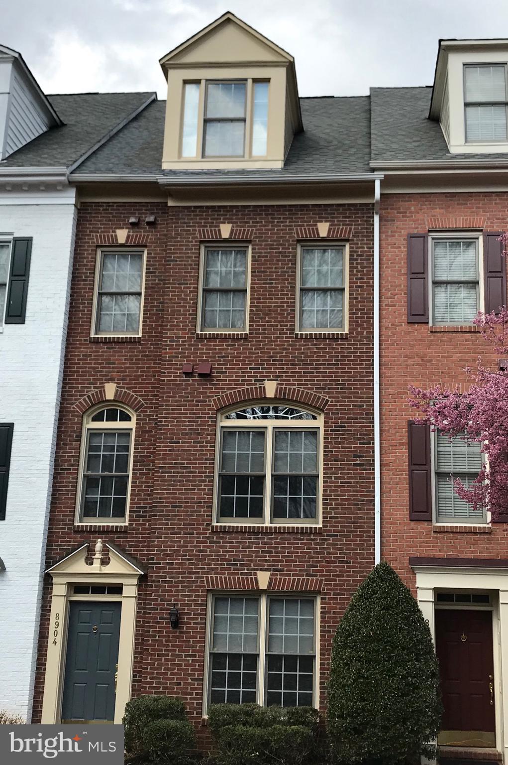 TYSONS VILLAGE - Residential Lease