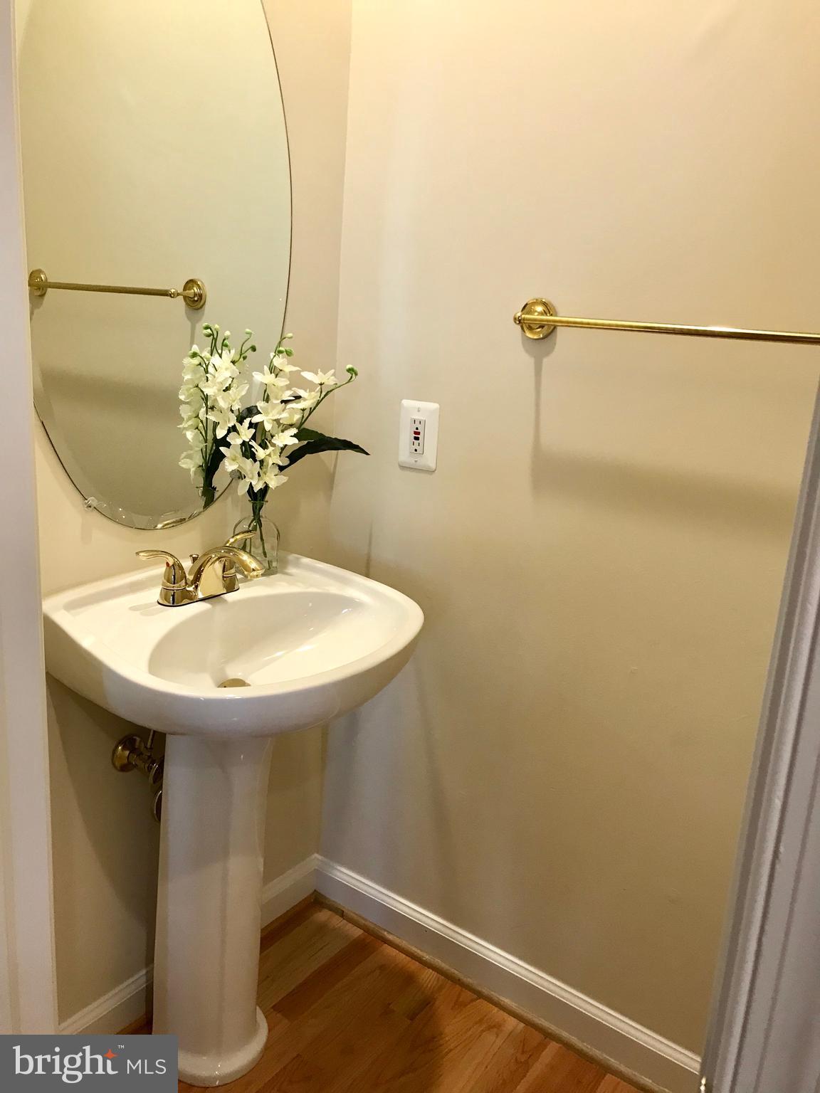 TYSONS VILLAGE - Residential Lease