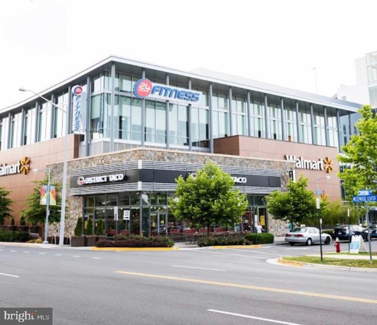 TYSONS VILLAGE - Residential Lease