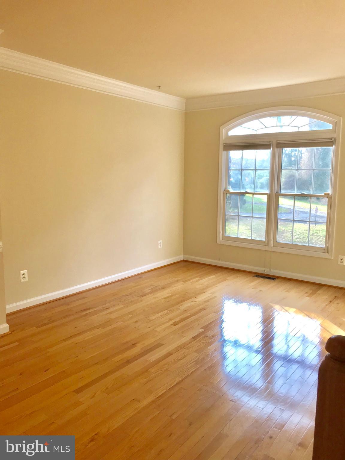 TYSONS VILLAGE - Residential Lease