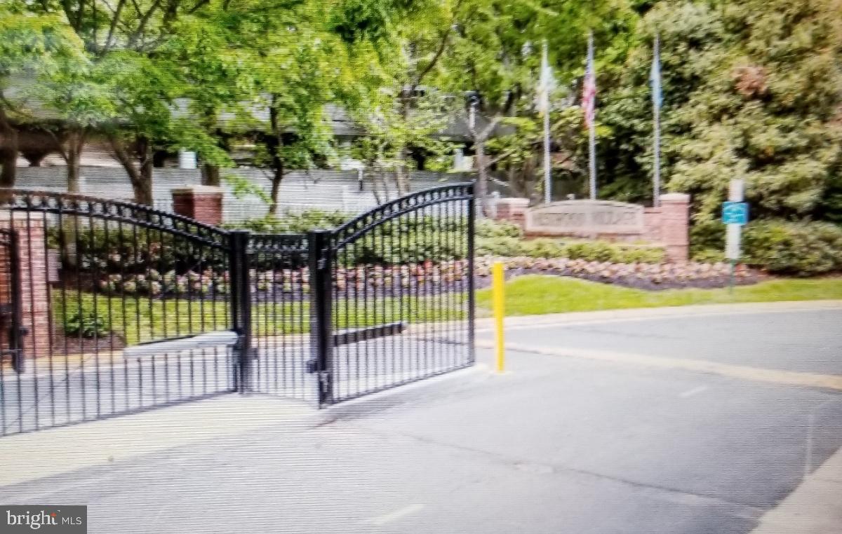 TYSONS VILLAGE - Residential Lease