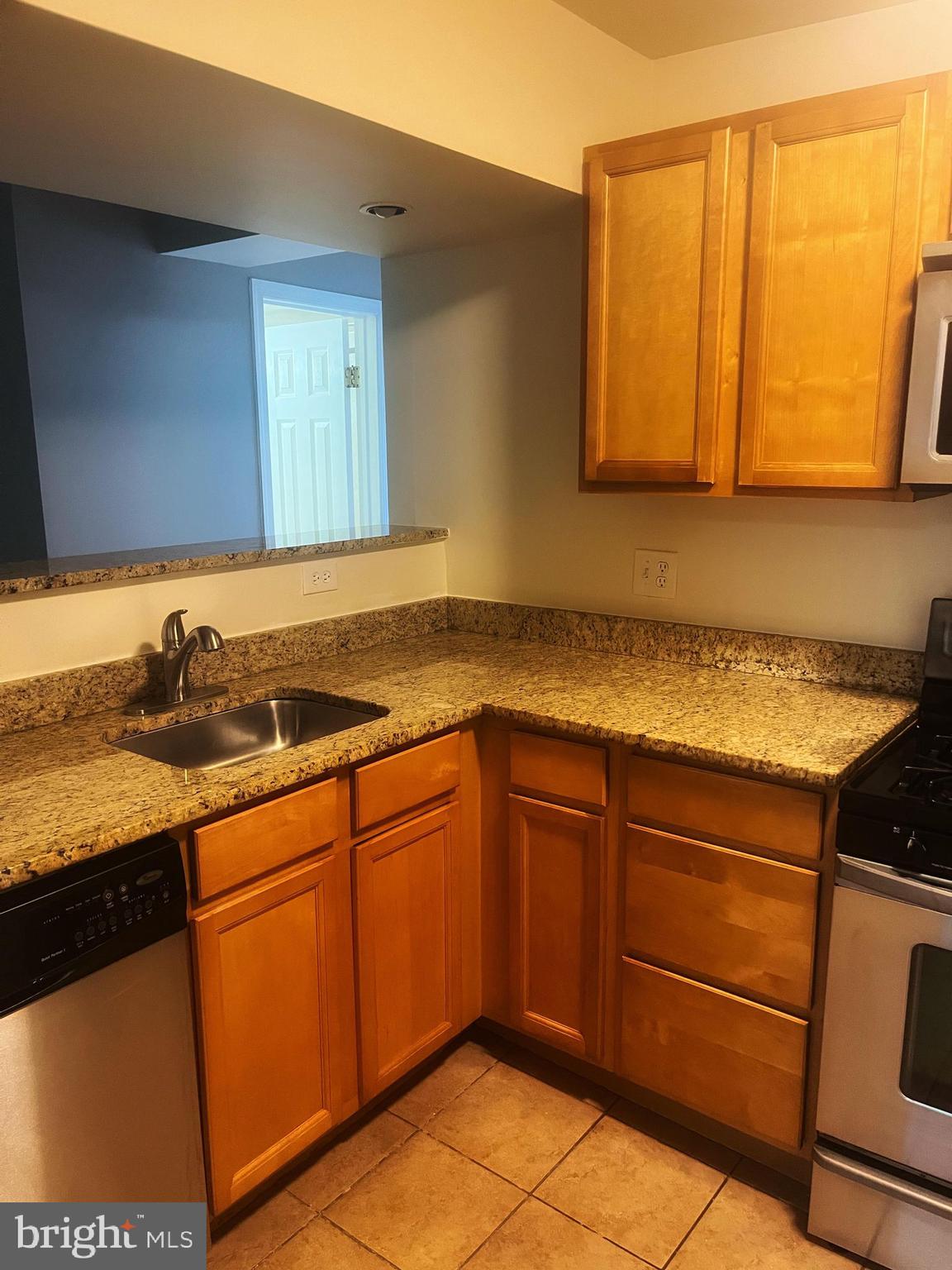 MARKHAM VIEW CONDOMINIUMS - Residential Lease