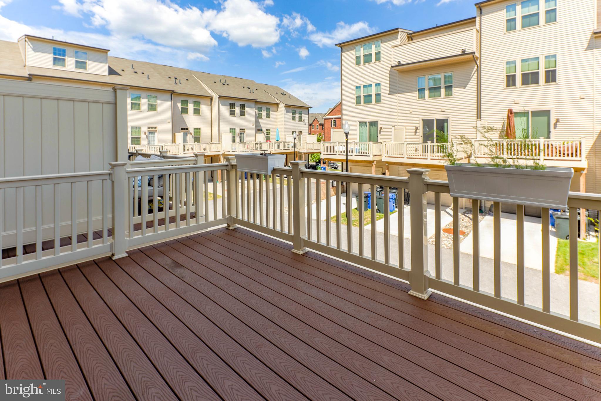 OLDHAM CROSSING - Residential Lease