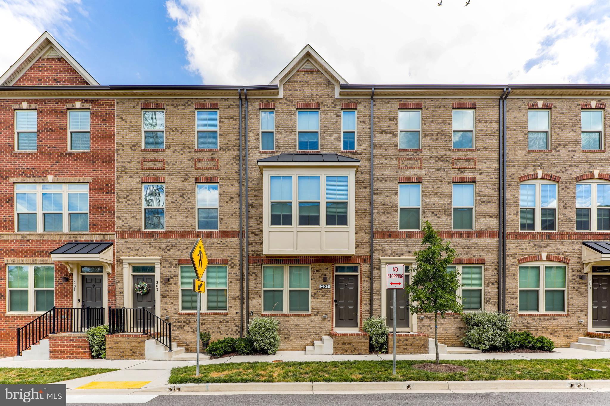 OLDHAM CROSSING - Residential Lease