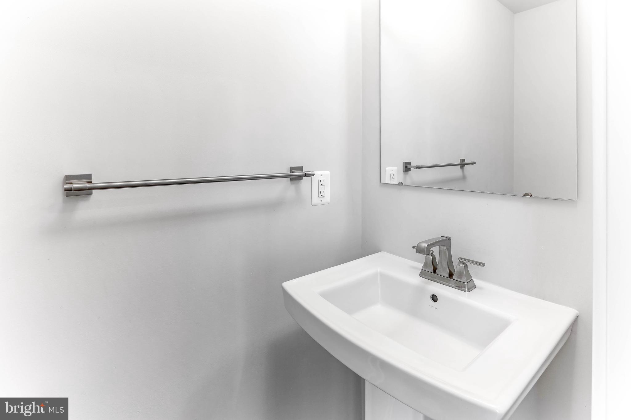 OLDHAM CROSSING - Residential Lease