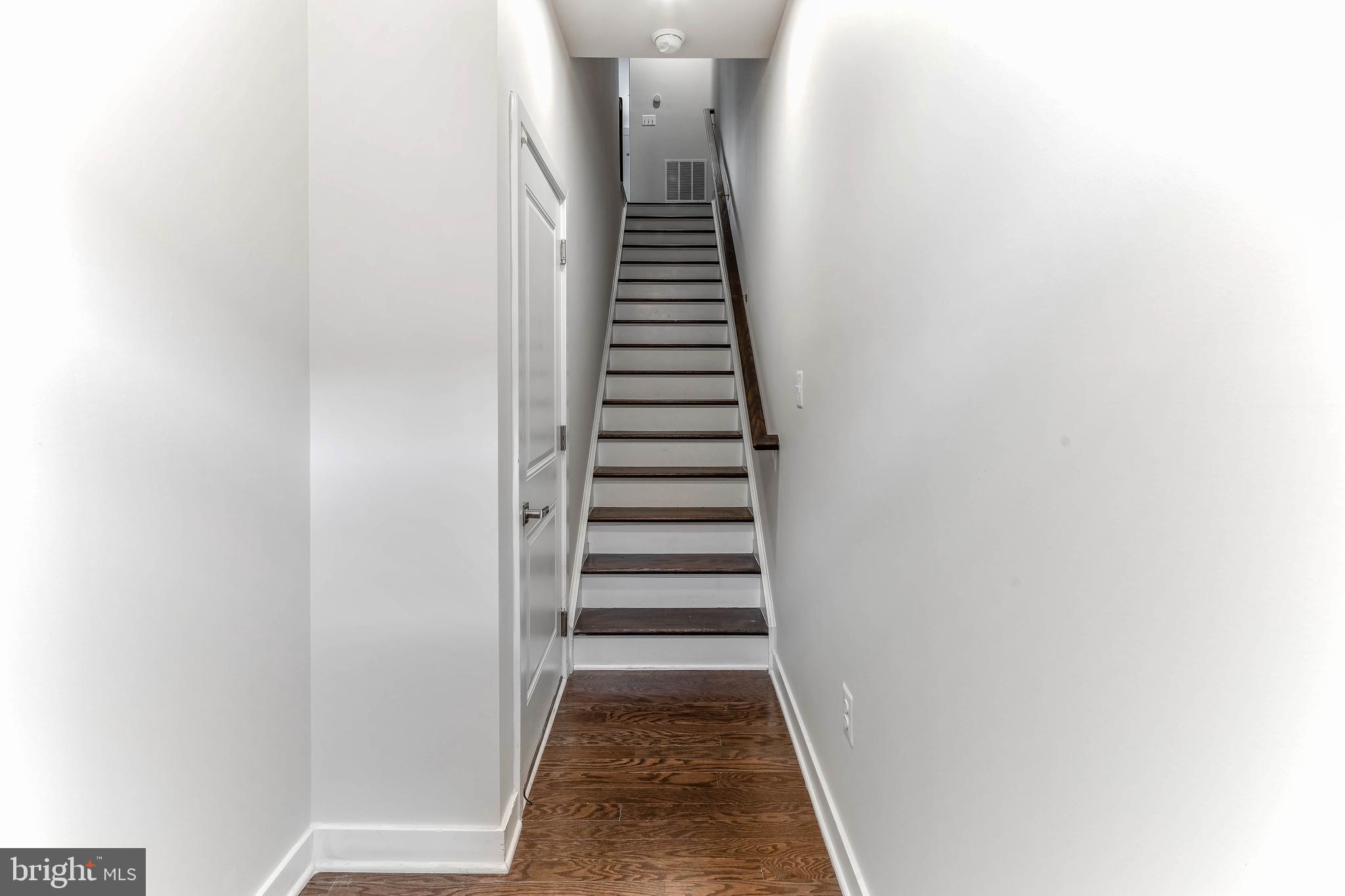 OLDHAM CROSSING - Residential Lease