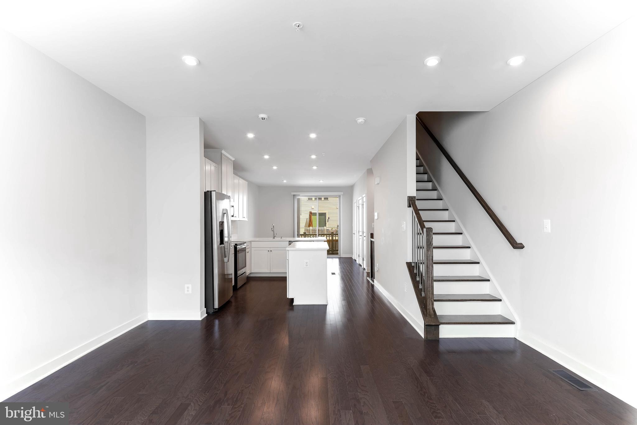 OLDHAM CROSSING - Residential Lease