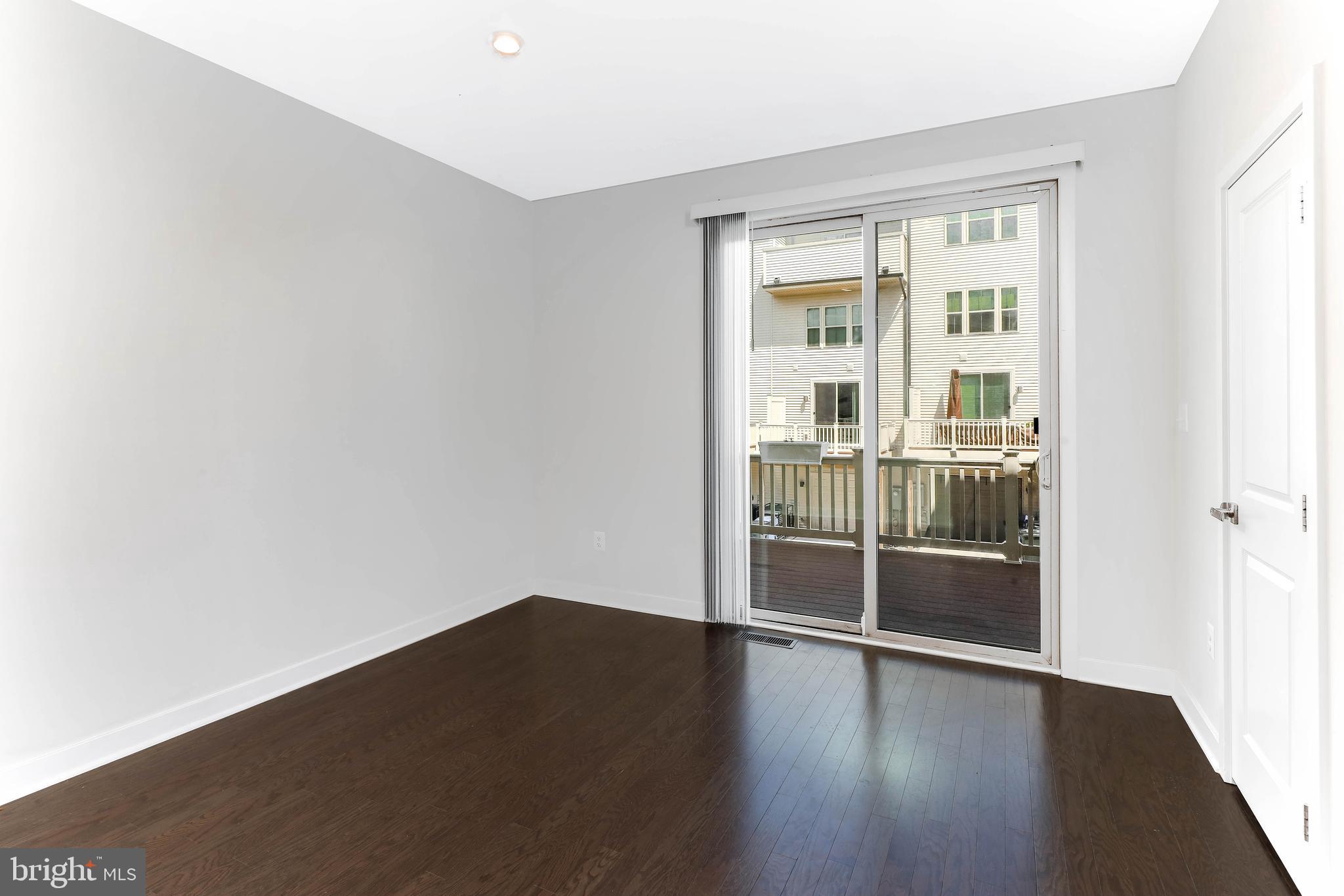 OLDHAM CROSSING - Residential Lease