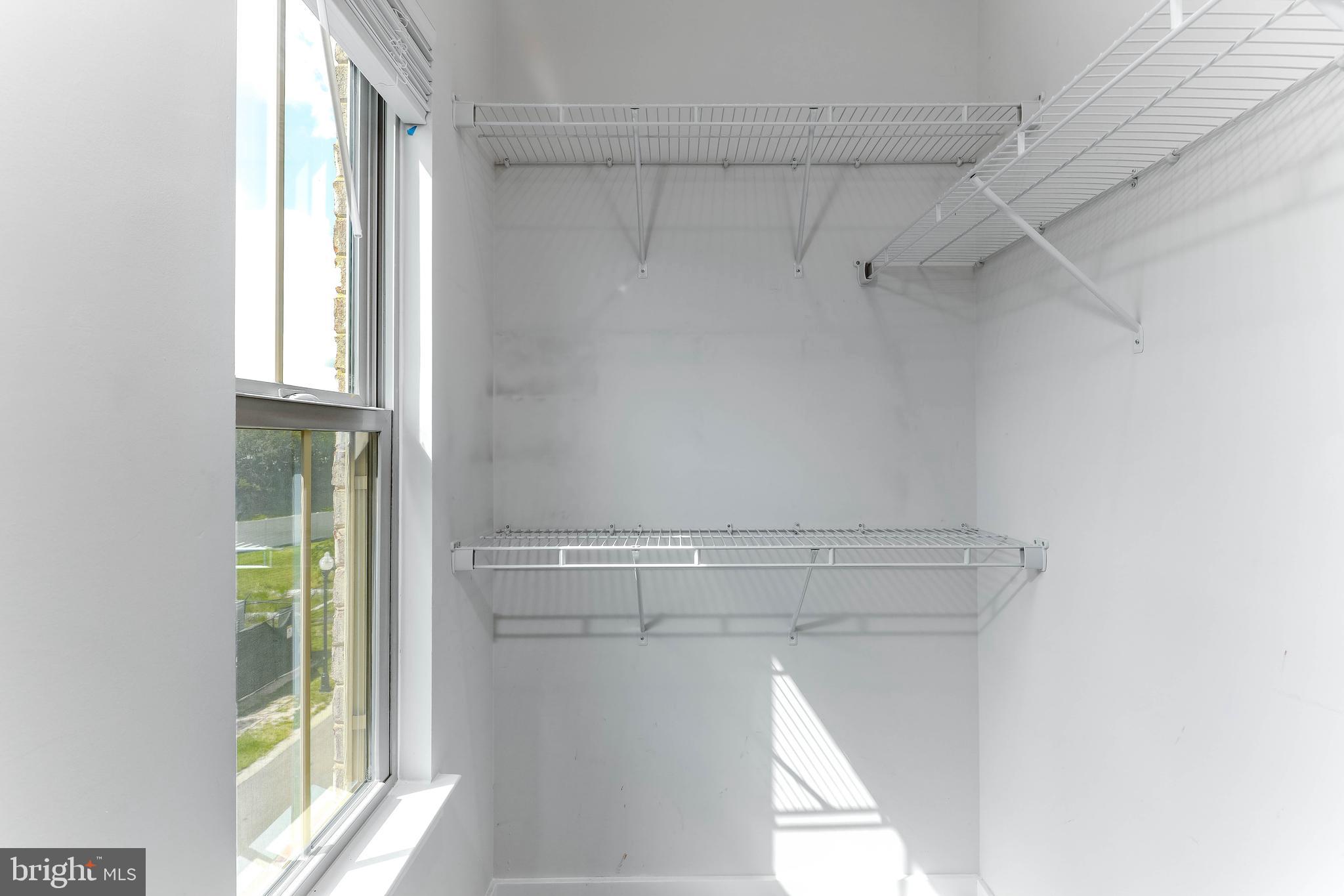 OLDHAM CROSSING - Residential Lease