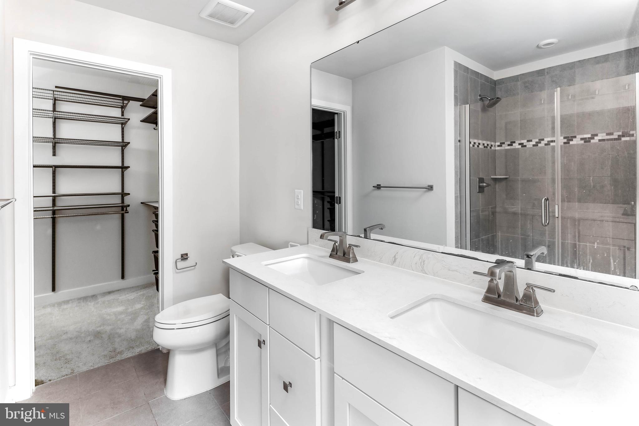 OLDHAM CROSSING - Residential Lease