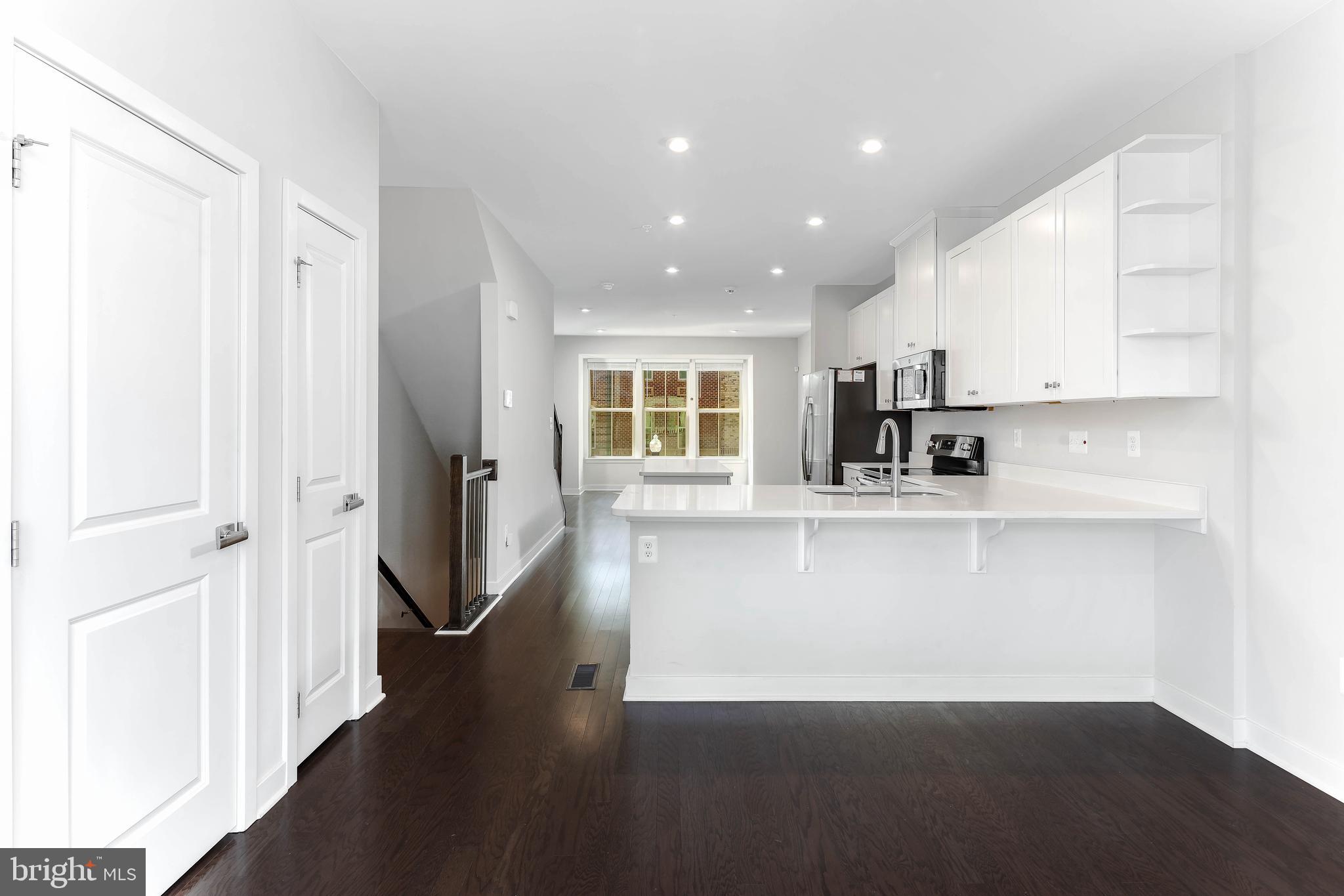 OLDHAM CROSSING - Residential Lease