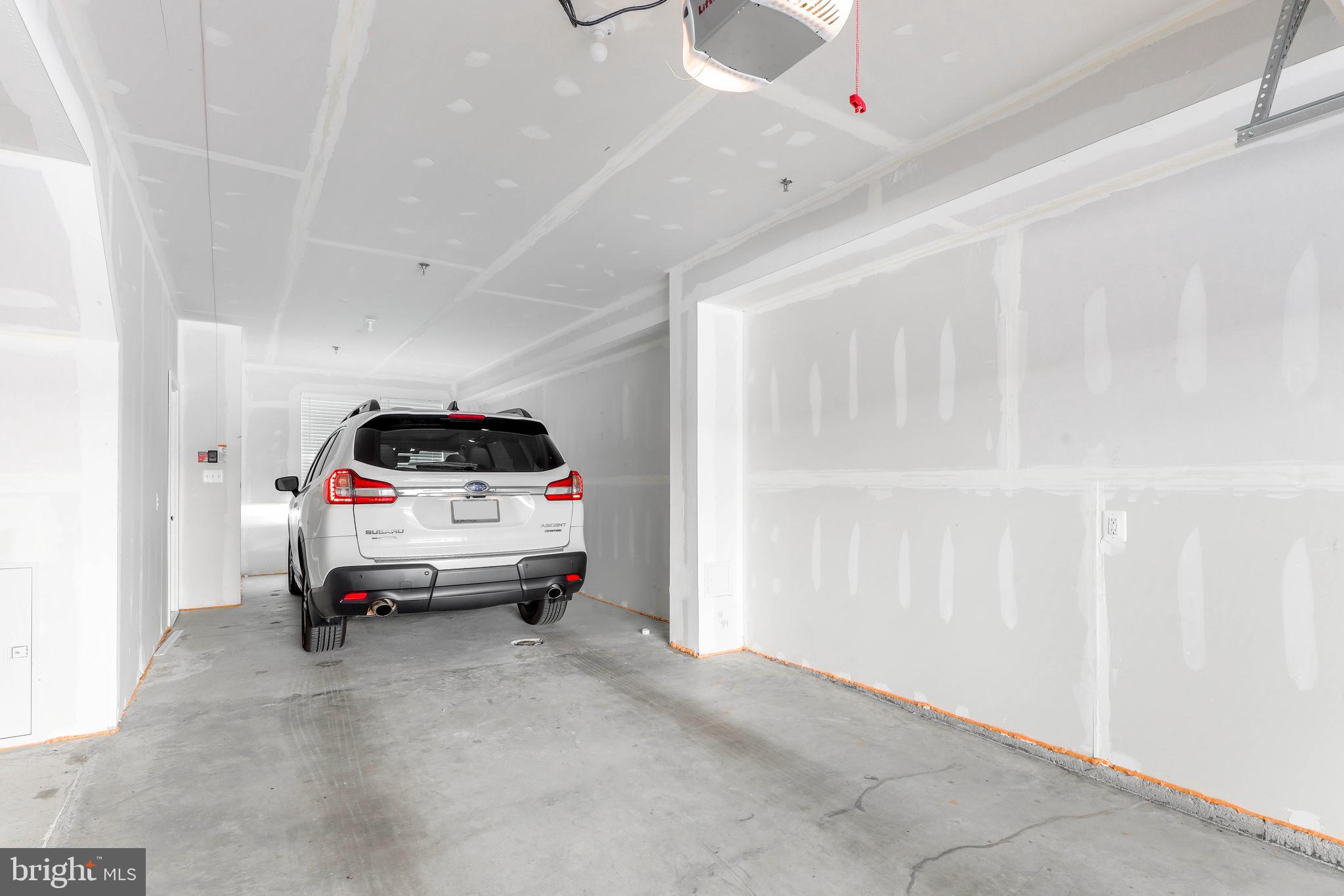 OLDHAM CROSSING - Residential Lease