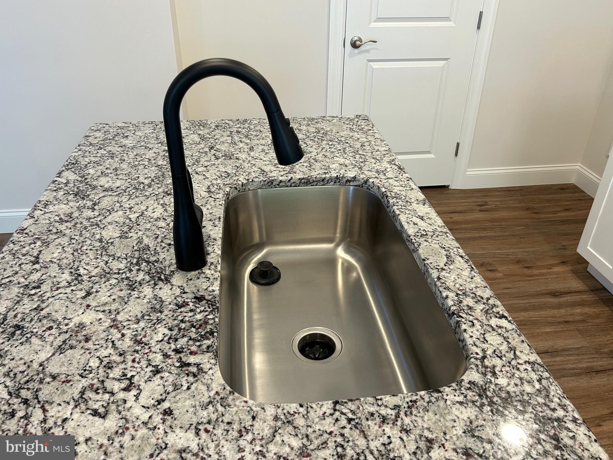 WOODLAND HILLS - Residential