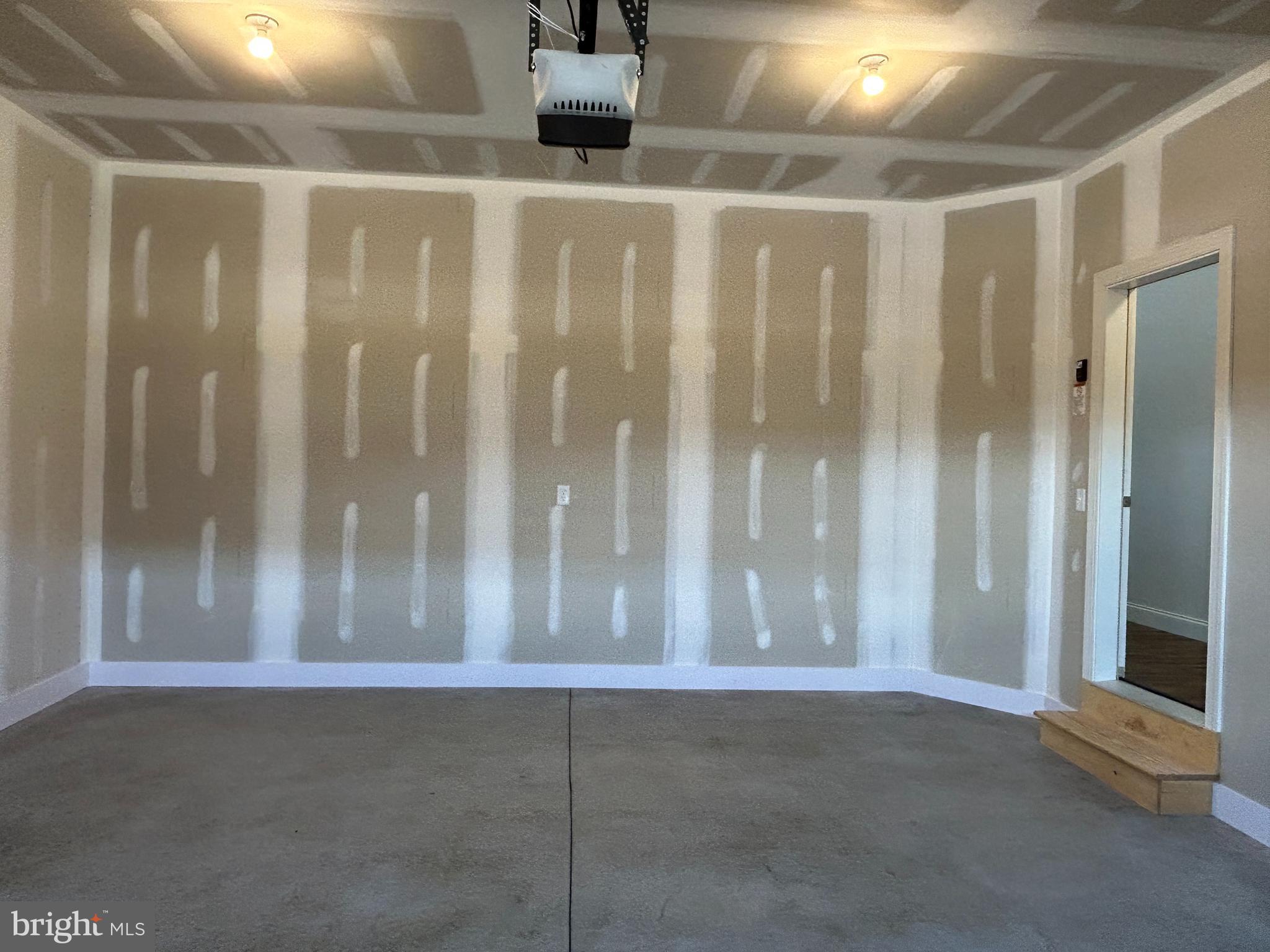 WOODLAND HILLS - Residential