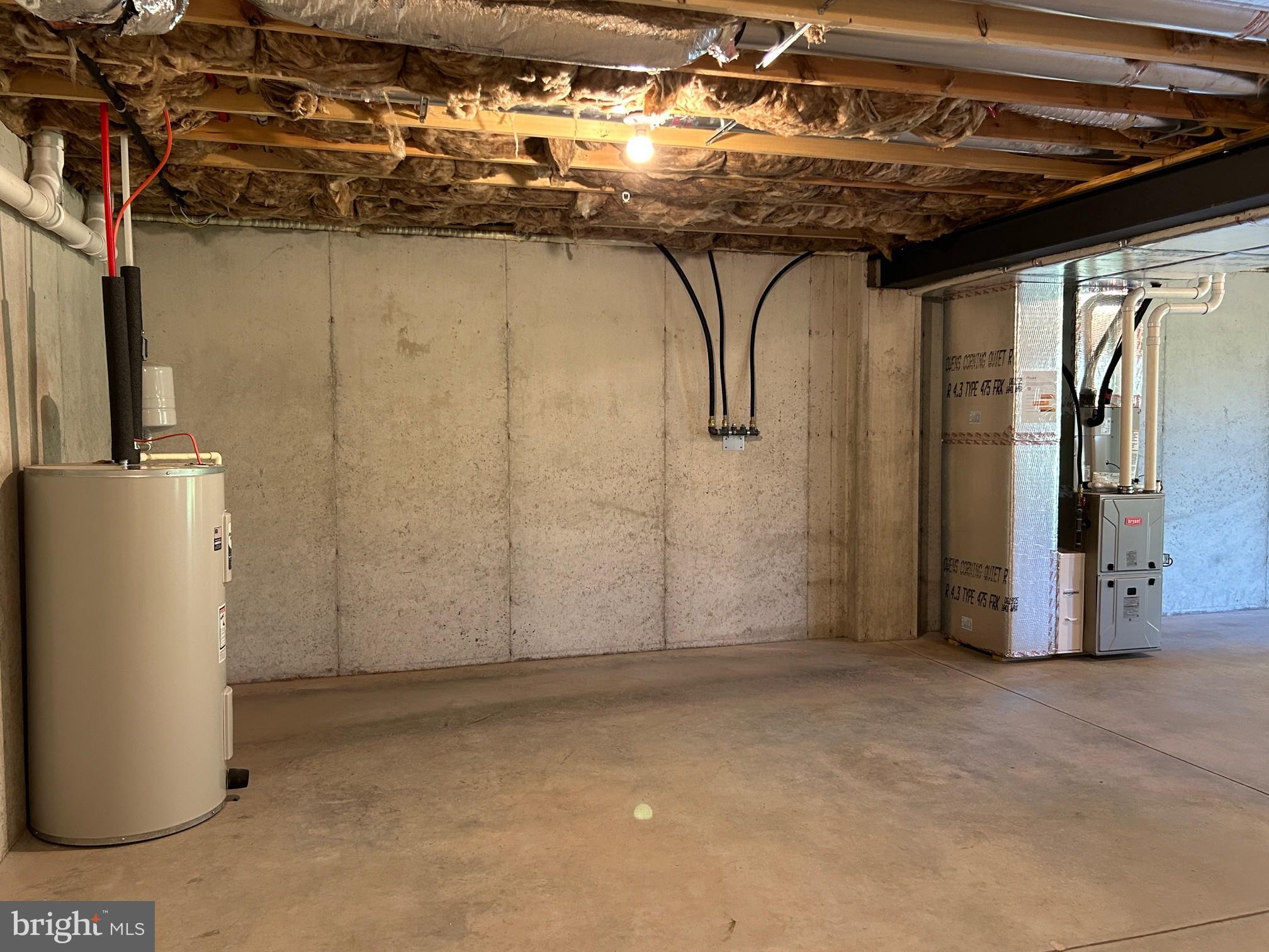 WOODLAND HILLS - Residential