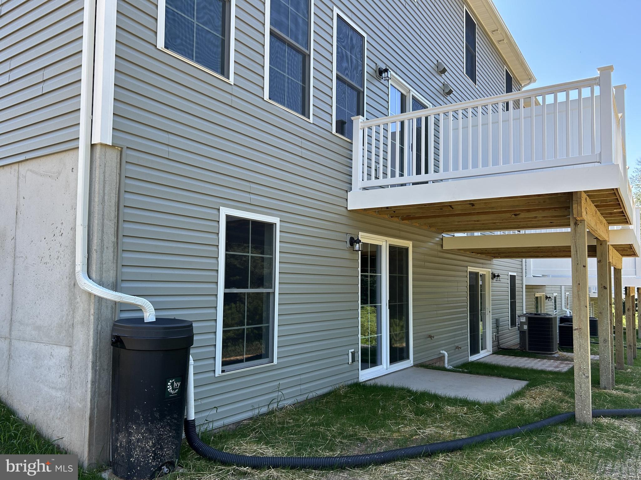 WOODLAND HILLS - Residential