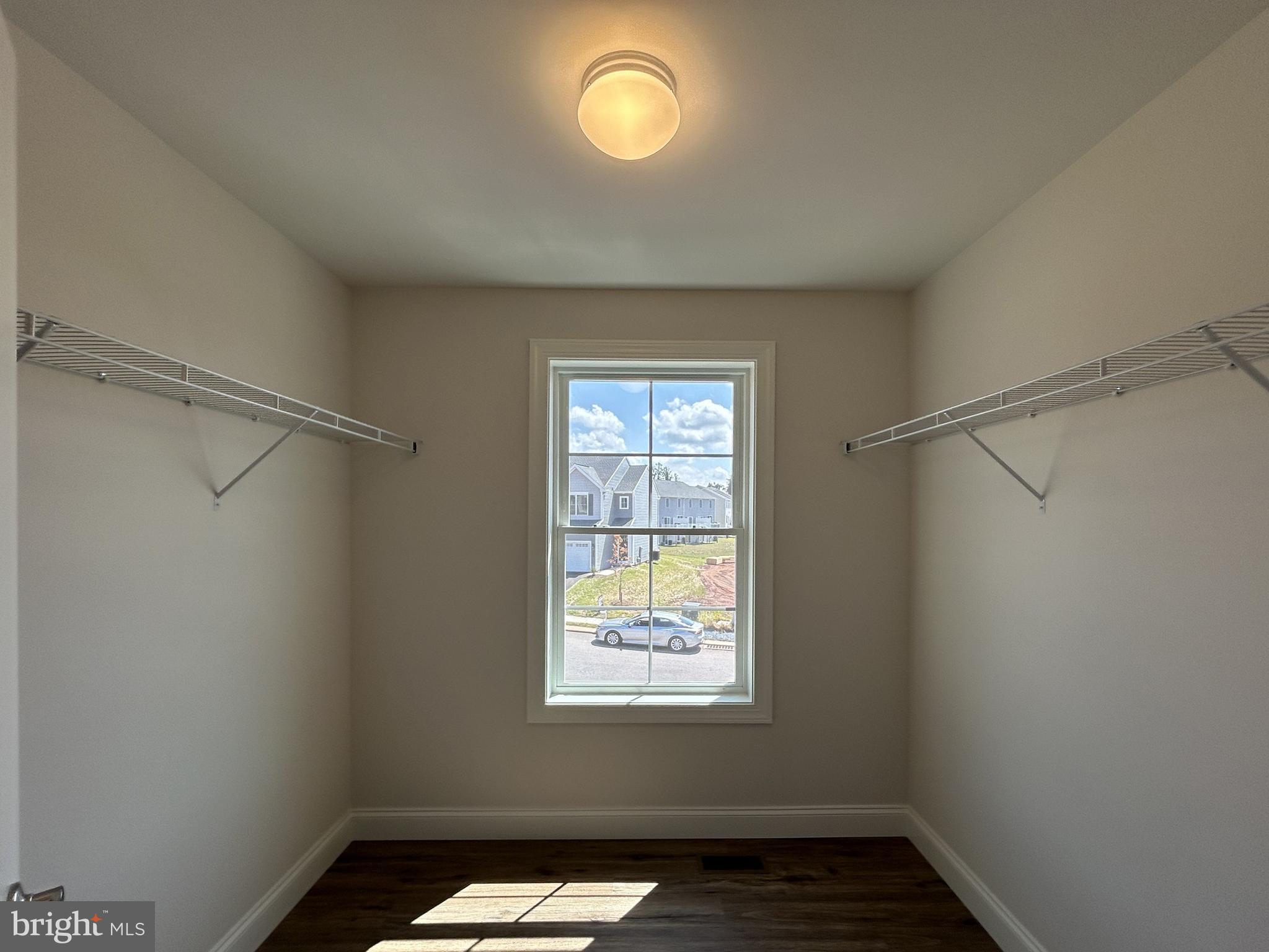 WOODLAND HILLS - Residential