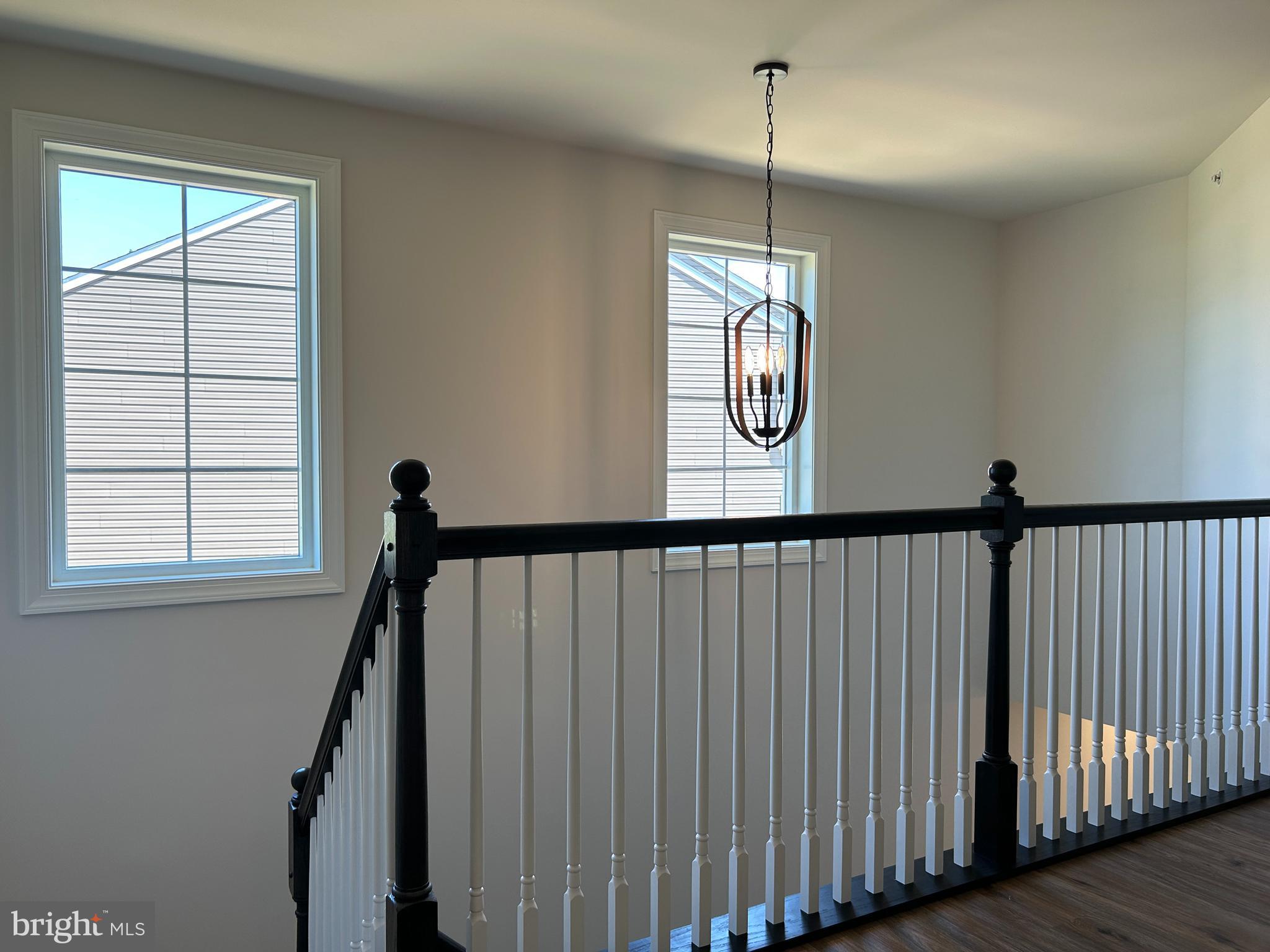 WOODLAND HILLS - Residential