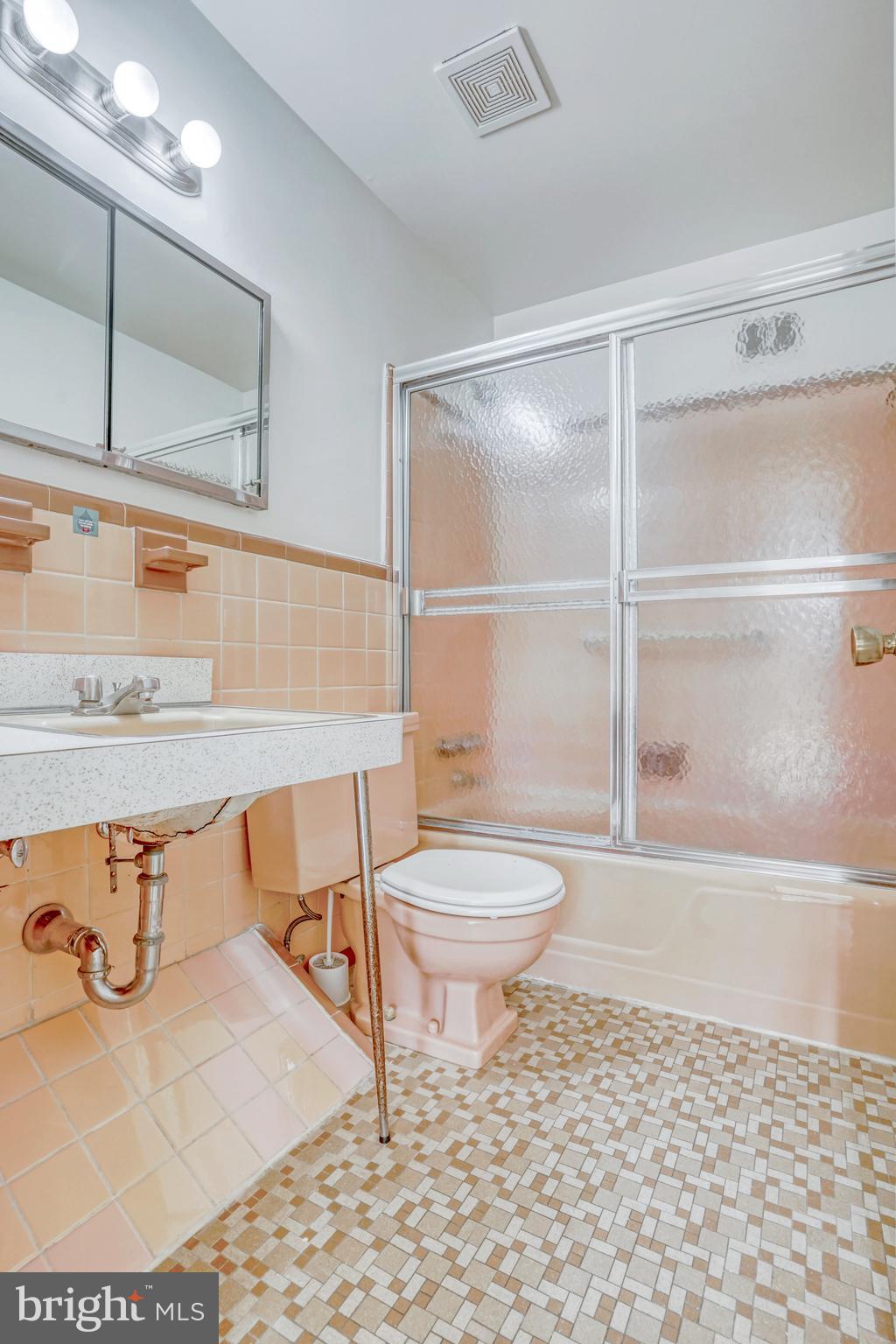 LANDON WOODS - Residential Lease