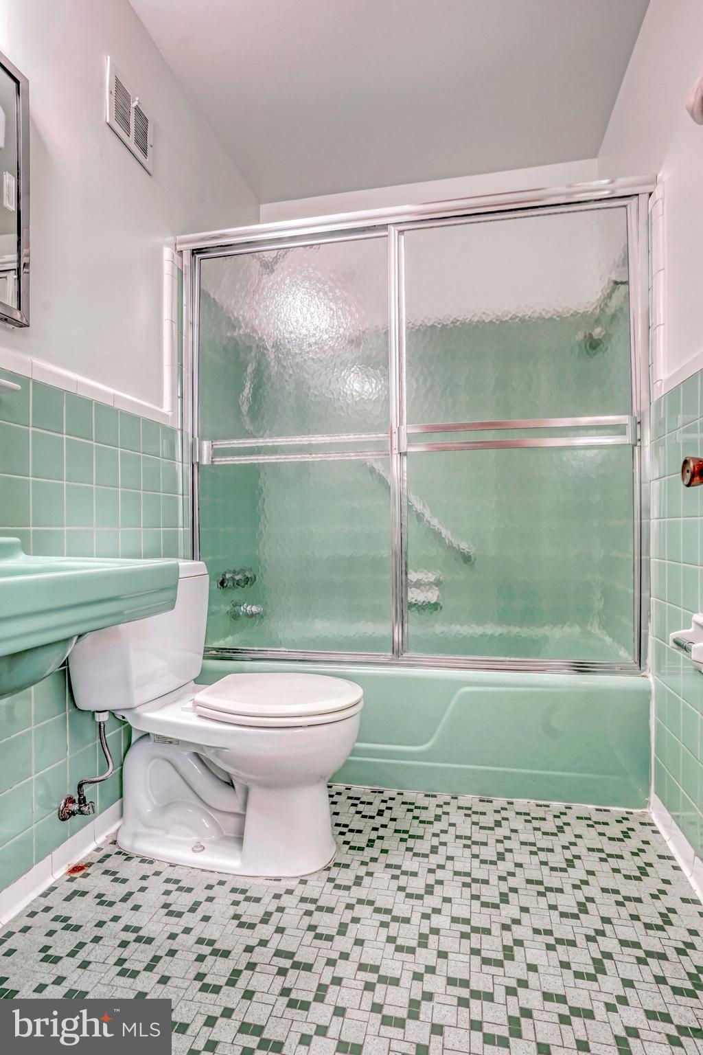 LANDON WOODS - Residential Lease