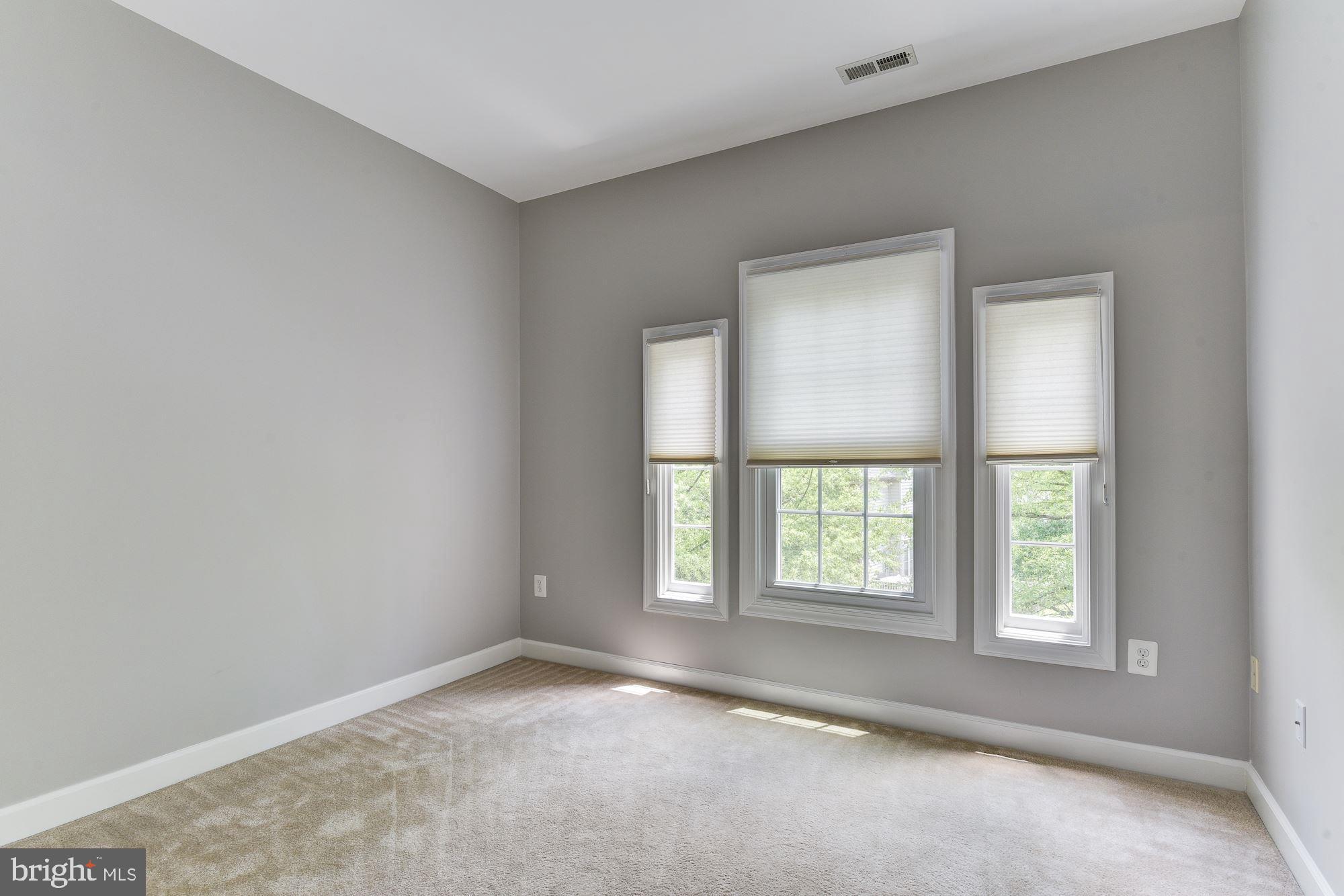 QUINCE ORCHARD PARK - Residential