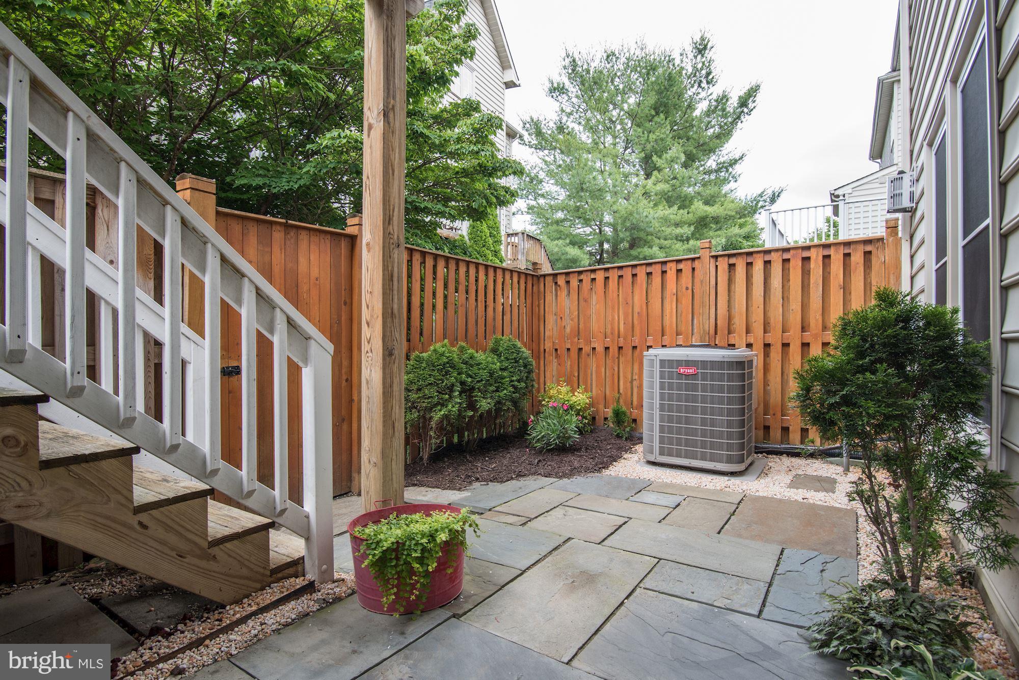 QUINCE ORCHARD PARK - Residential