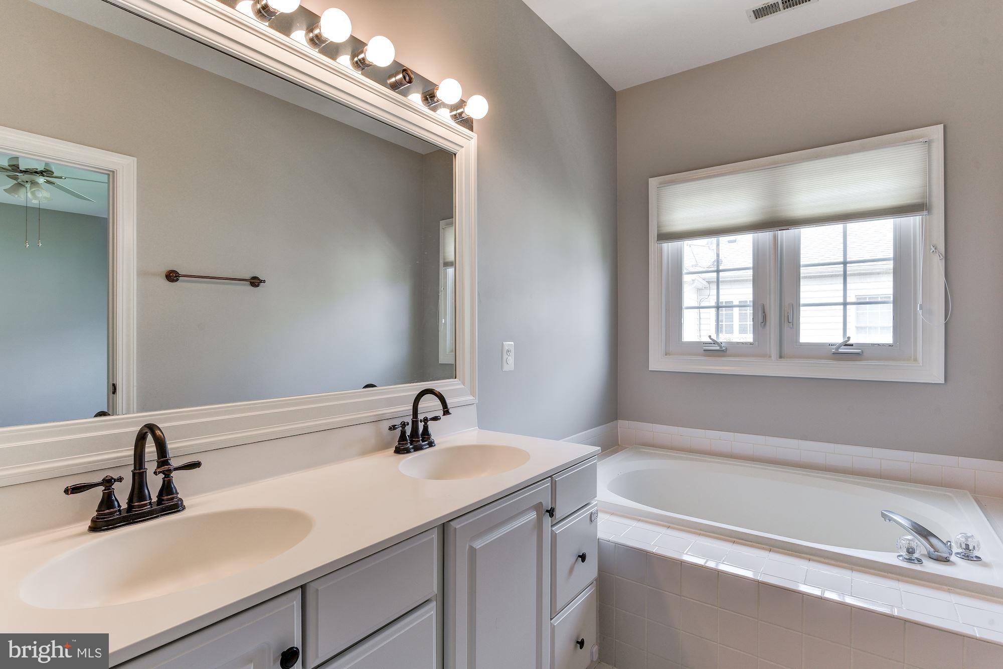 QUINCE ORCHARD PARK - Residential