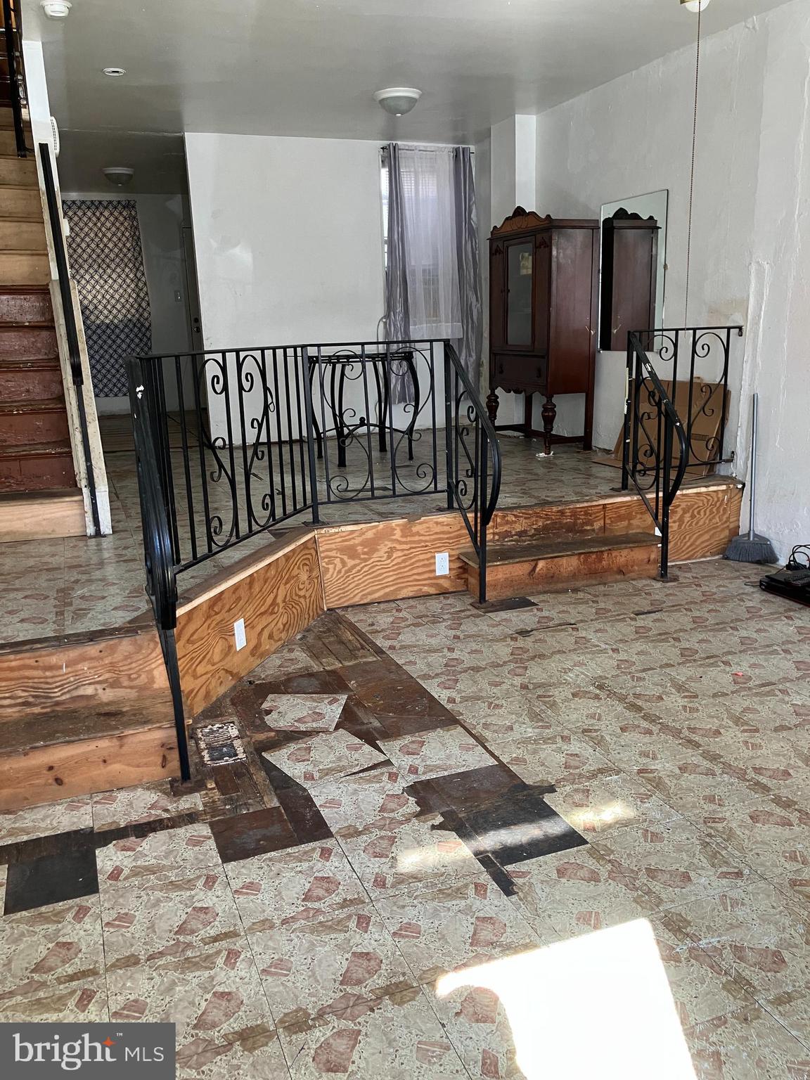 STRAWBERRY MANSION - Residential