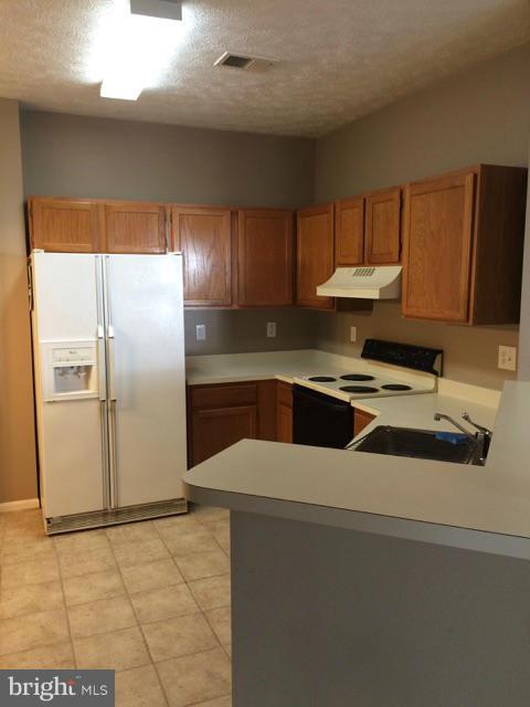 CEDAR GROVE AT CROFTON - Residential Lease