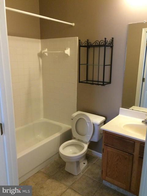 CEDAR GROVE AT CROFTON - Residential Lease