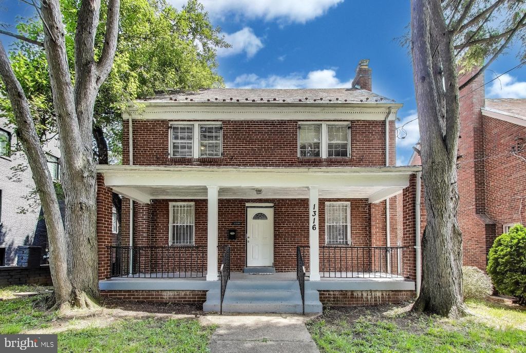 Photo of 1316 Van Buren #ll Street NW, WASHINGTON, DC 20012 (MLS # DCDC2228988)