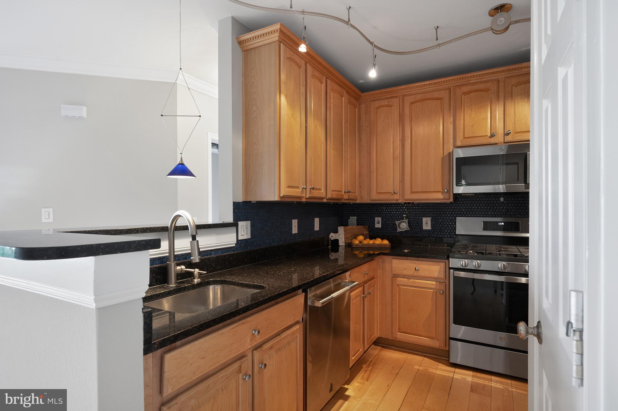 FOX MILL STATION - Residential