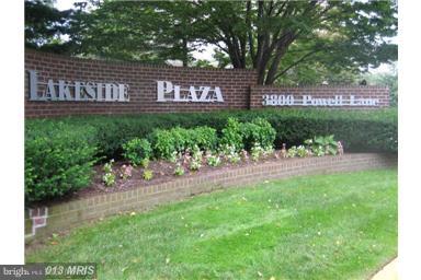 LAKESIDE PLAZA - Residential Lease