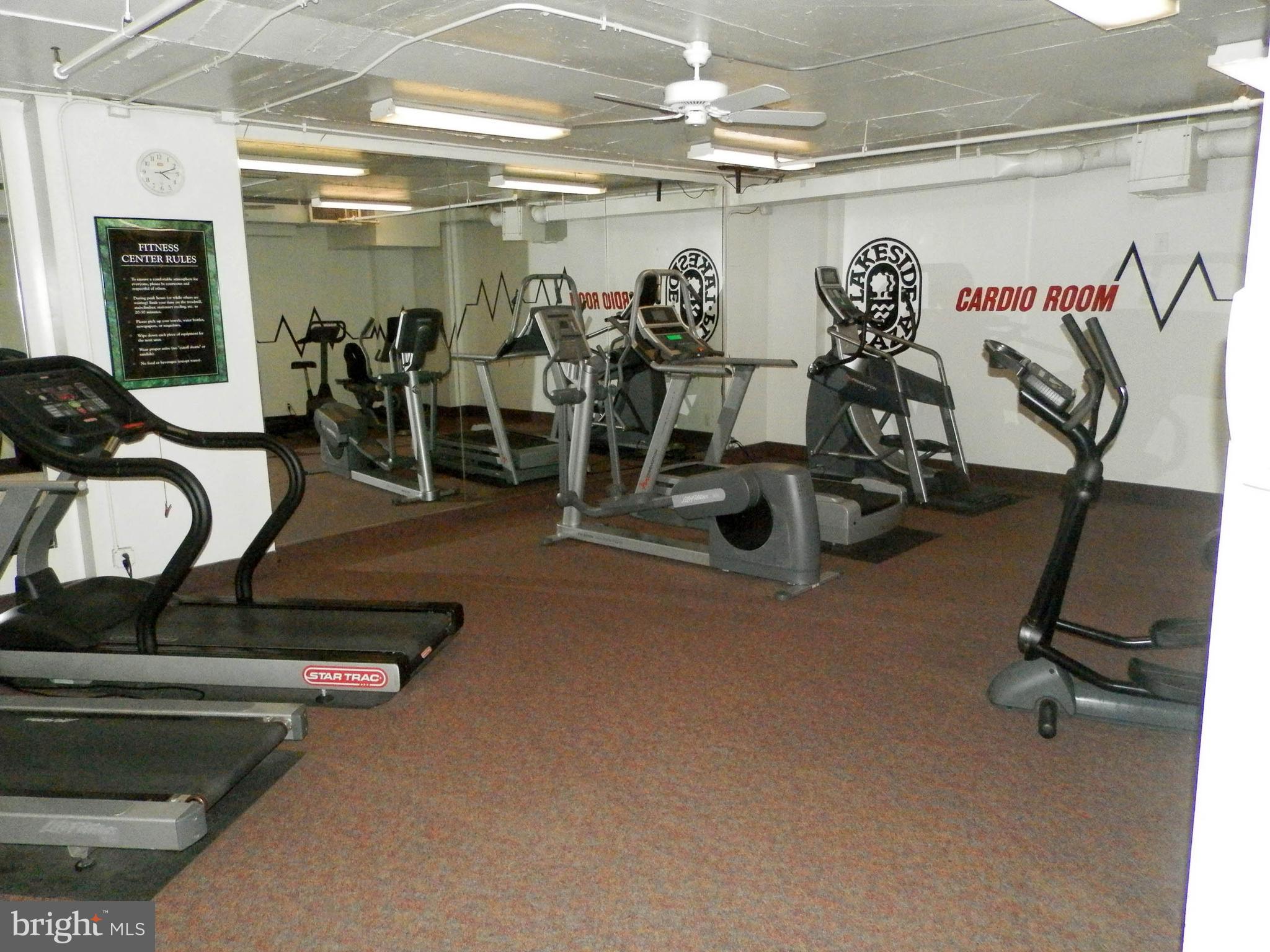 LAKESIDE PLAZA - Residential Lease