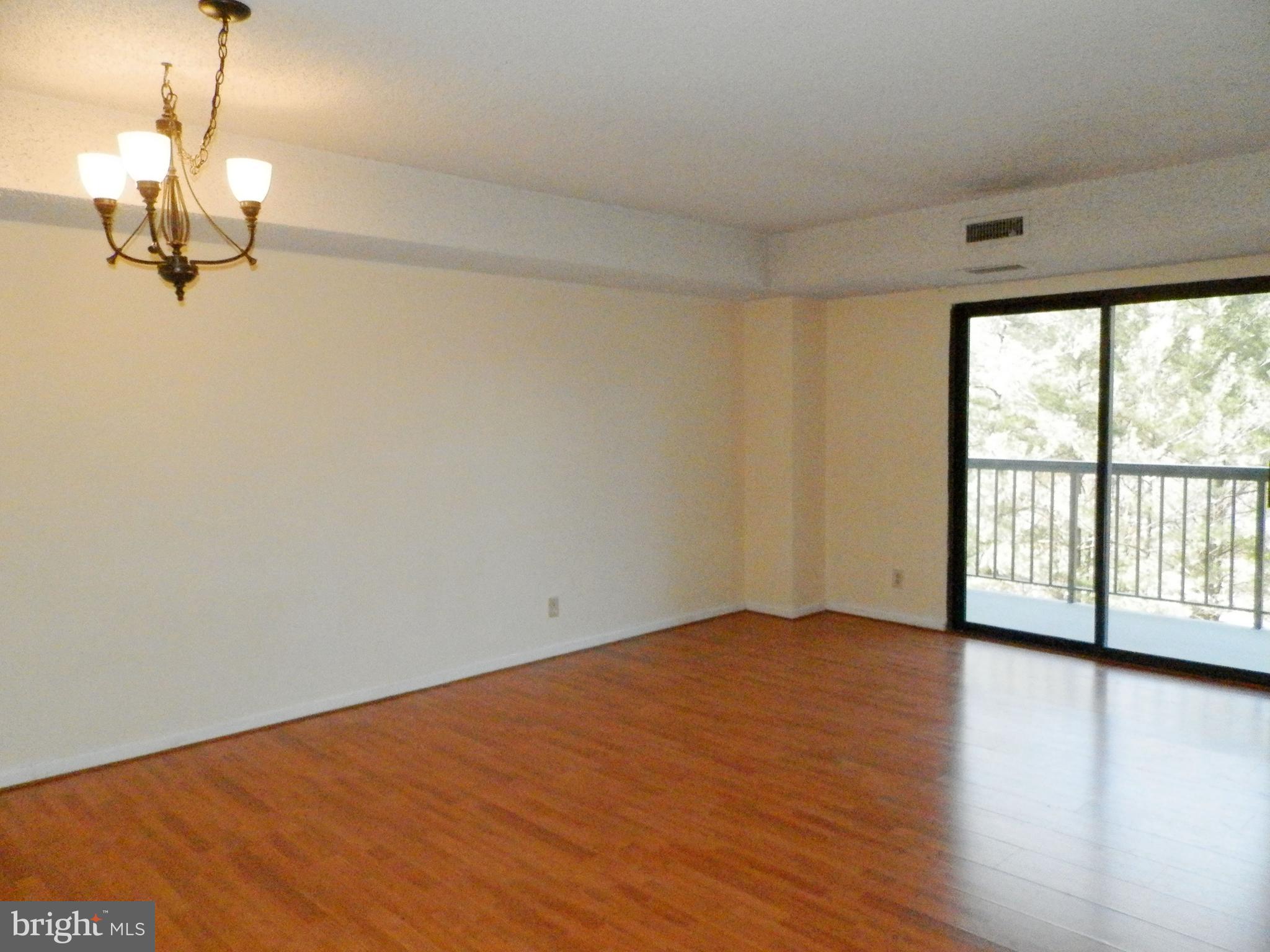 LAKESIDE PLAZA - Residential Lease