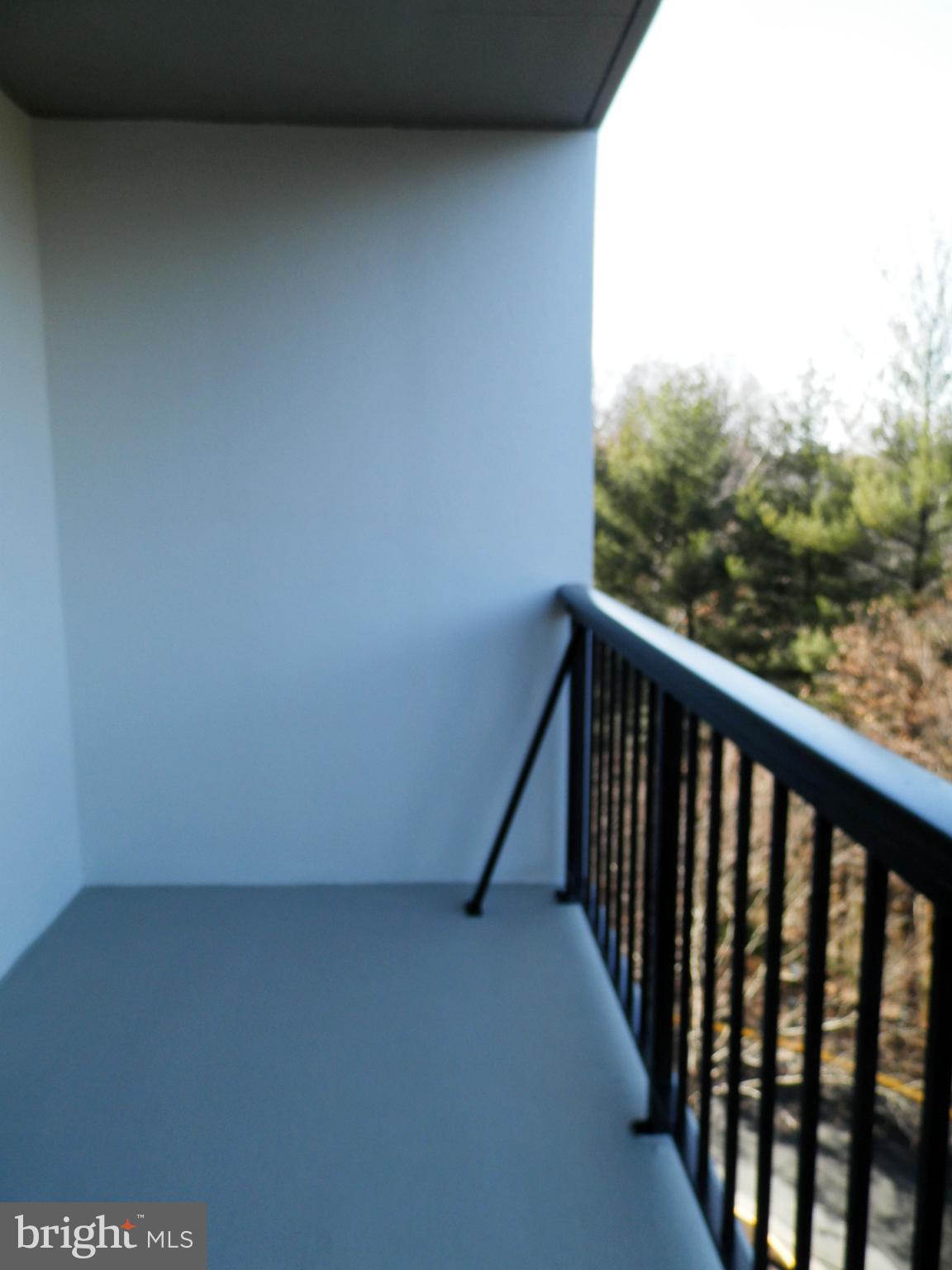 LAKESIDE PLAZA - Residential Lease