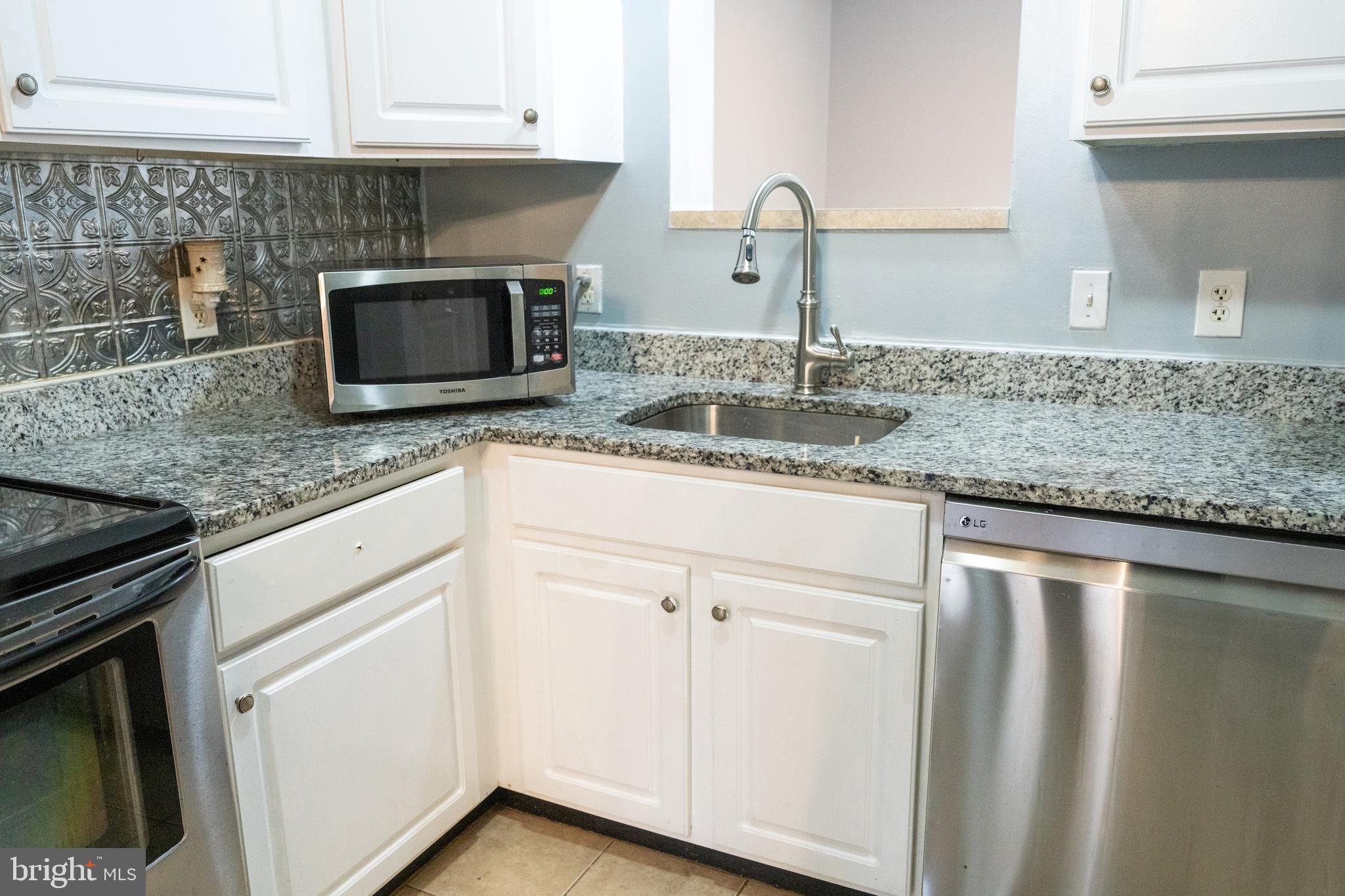 WAVERLY - Residential Lease