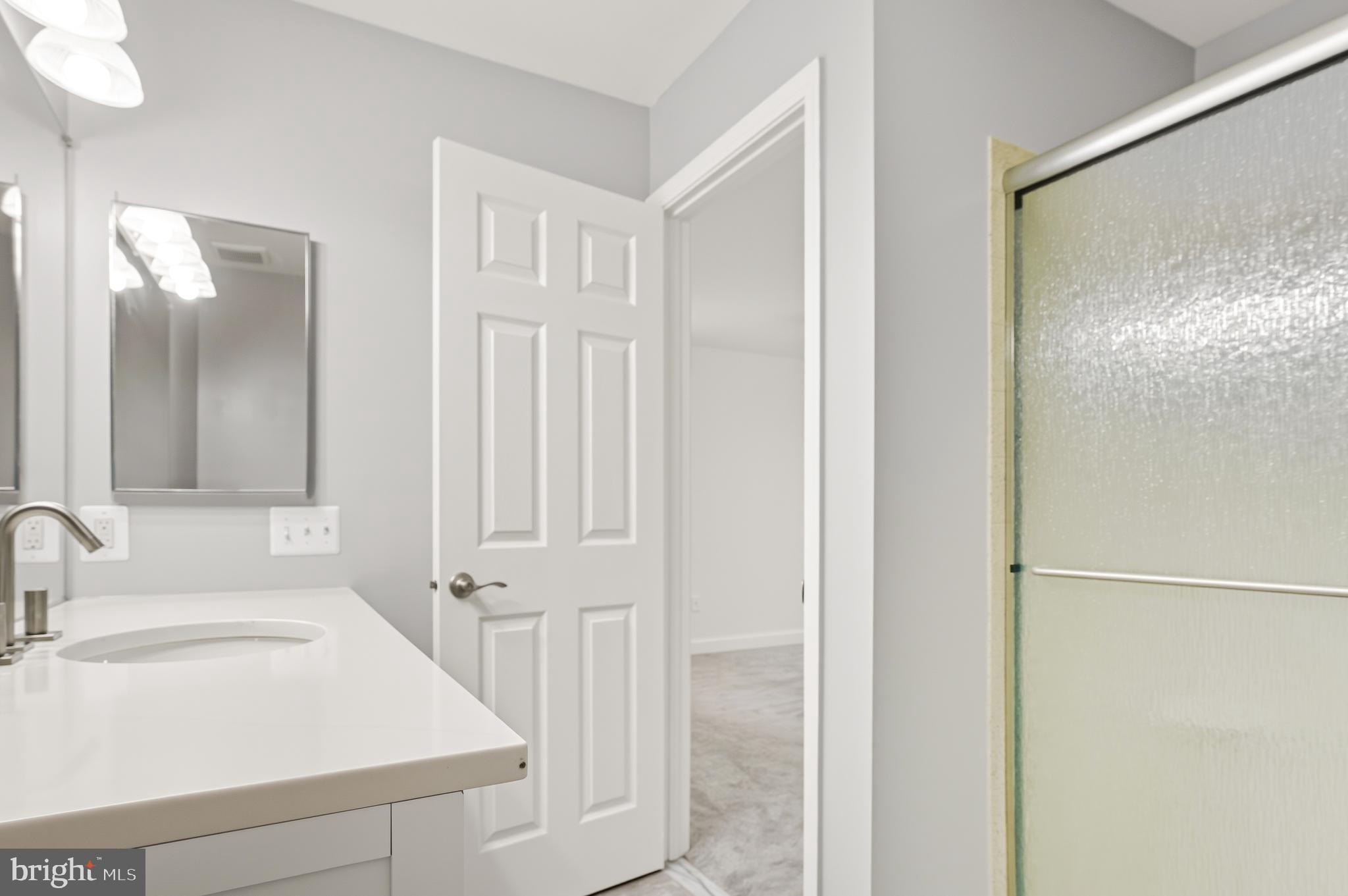 RAINFLOWER/LOVETON - Residential