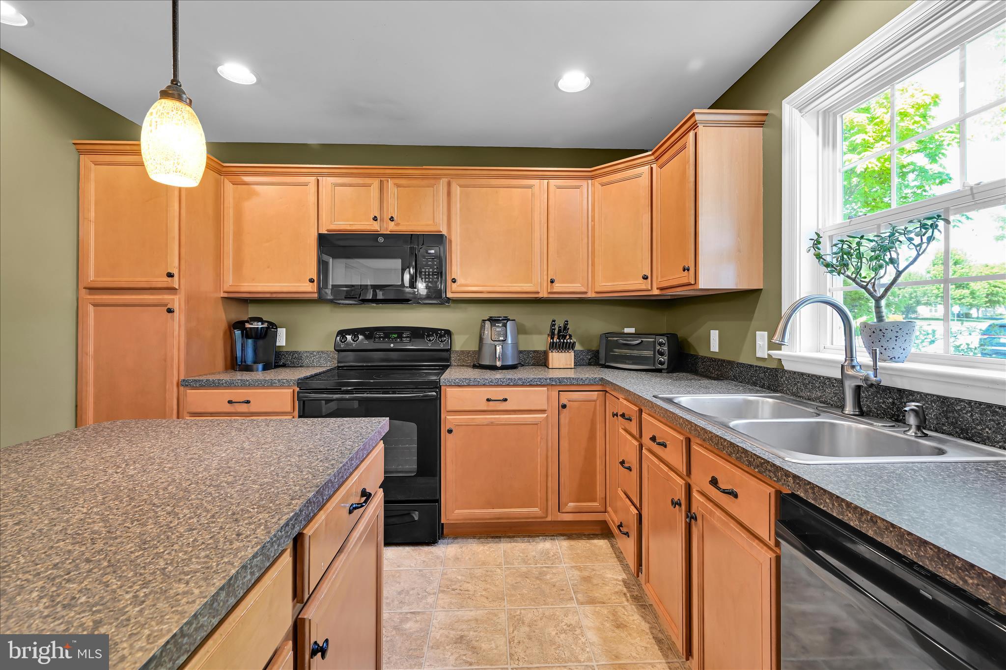 HEMPFIELD CROSSING - Residential