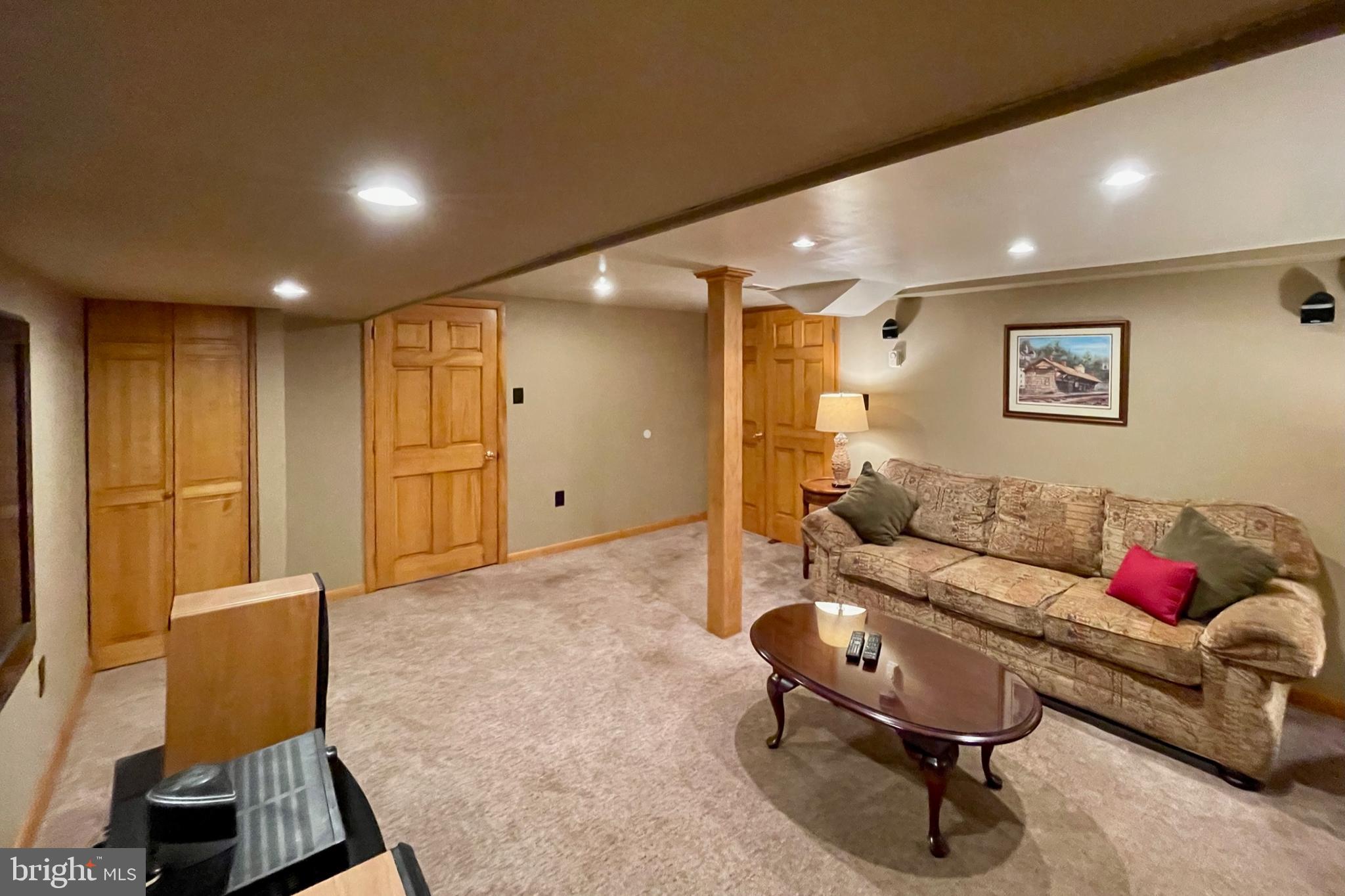 LINWOOD - Residential