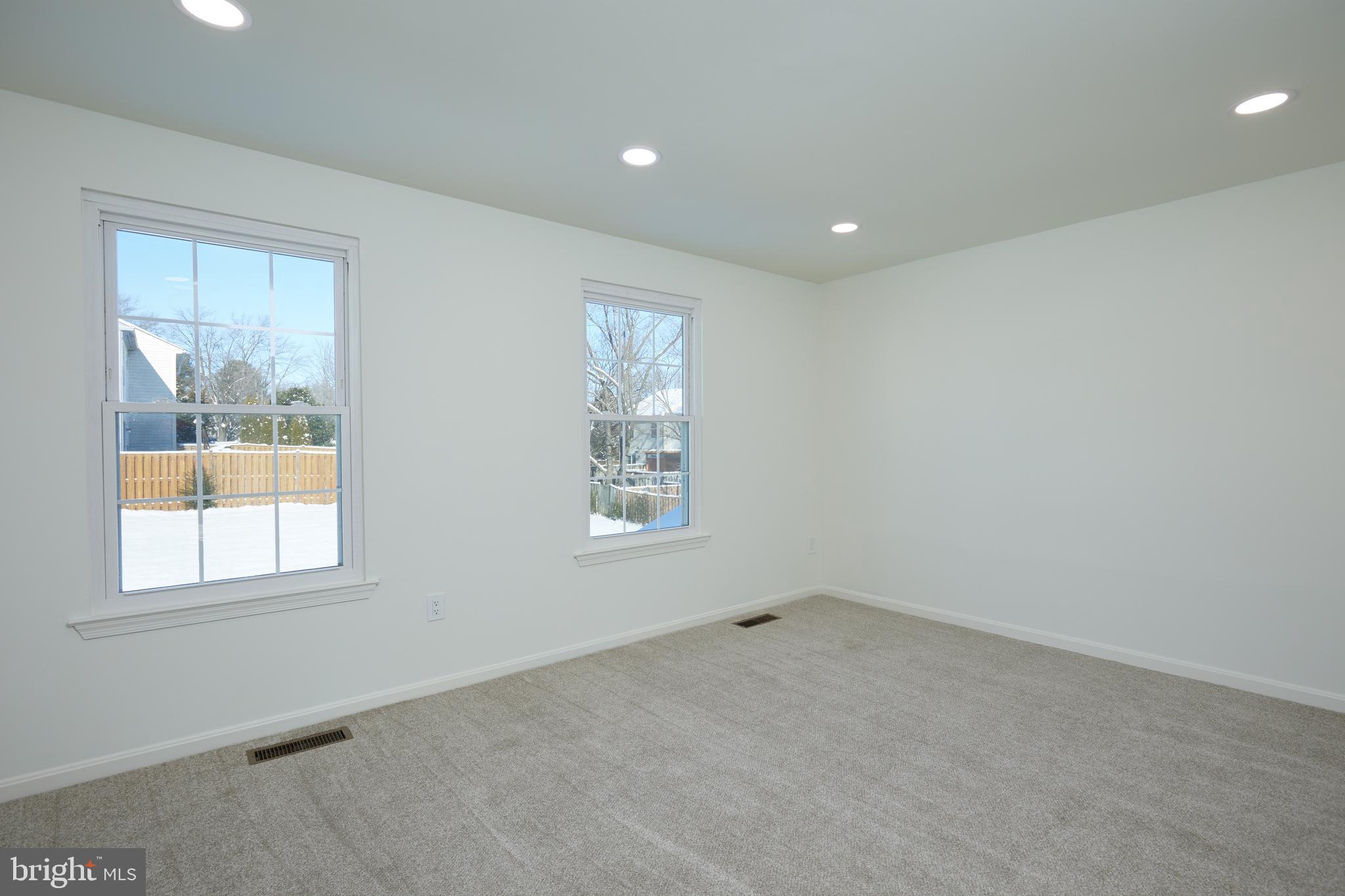 HALLOWELL - Residential