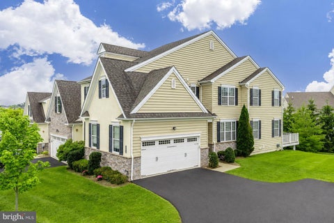 Townhouse For Sale - 2004 Pleasant Valley Drive<br/> Montgomery County, LANSDALE, PA 19446