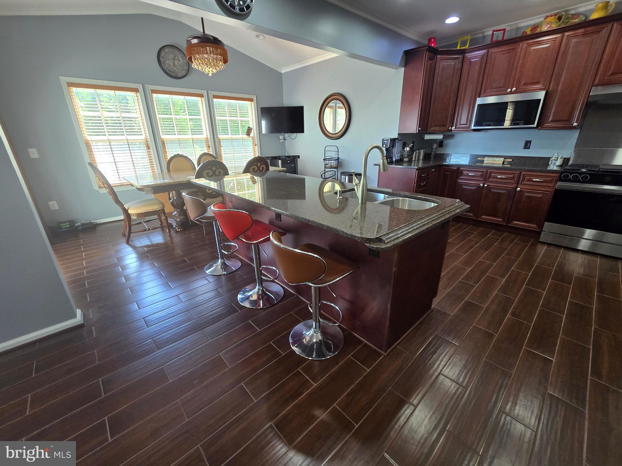 PLEASANT CHASE - Residential