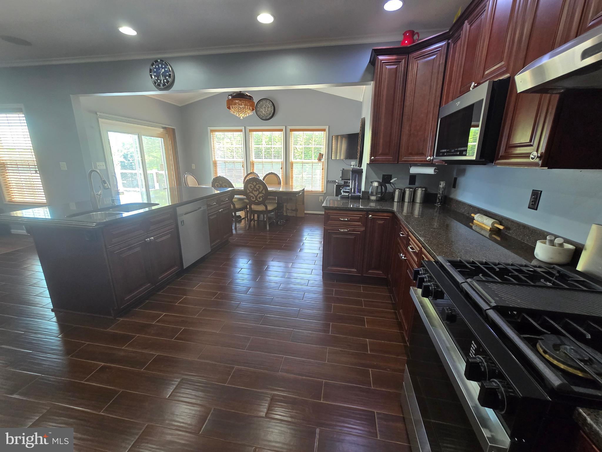 PLEASANT CHASE - Residential