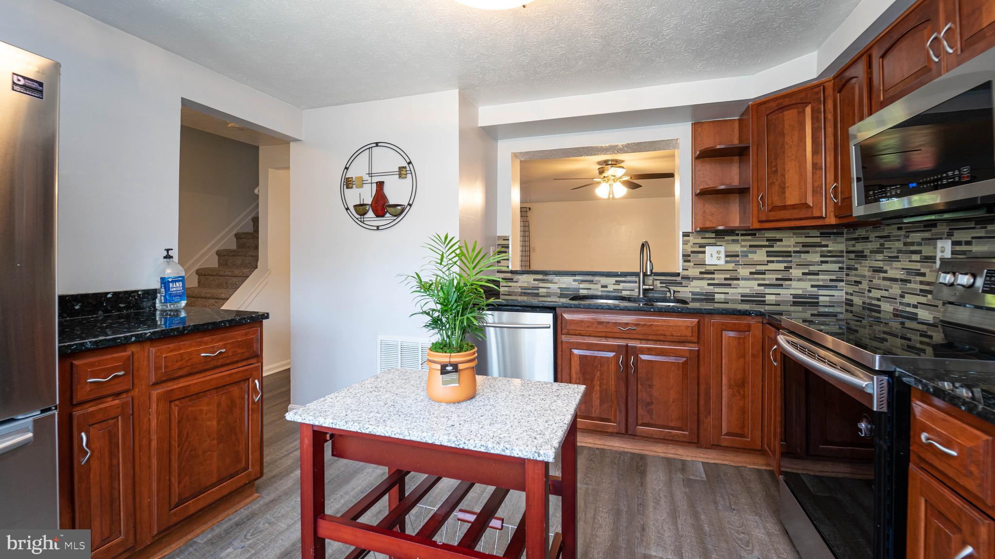 OAKLAND MILLS - Residential