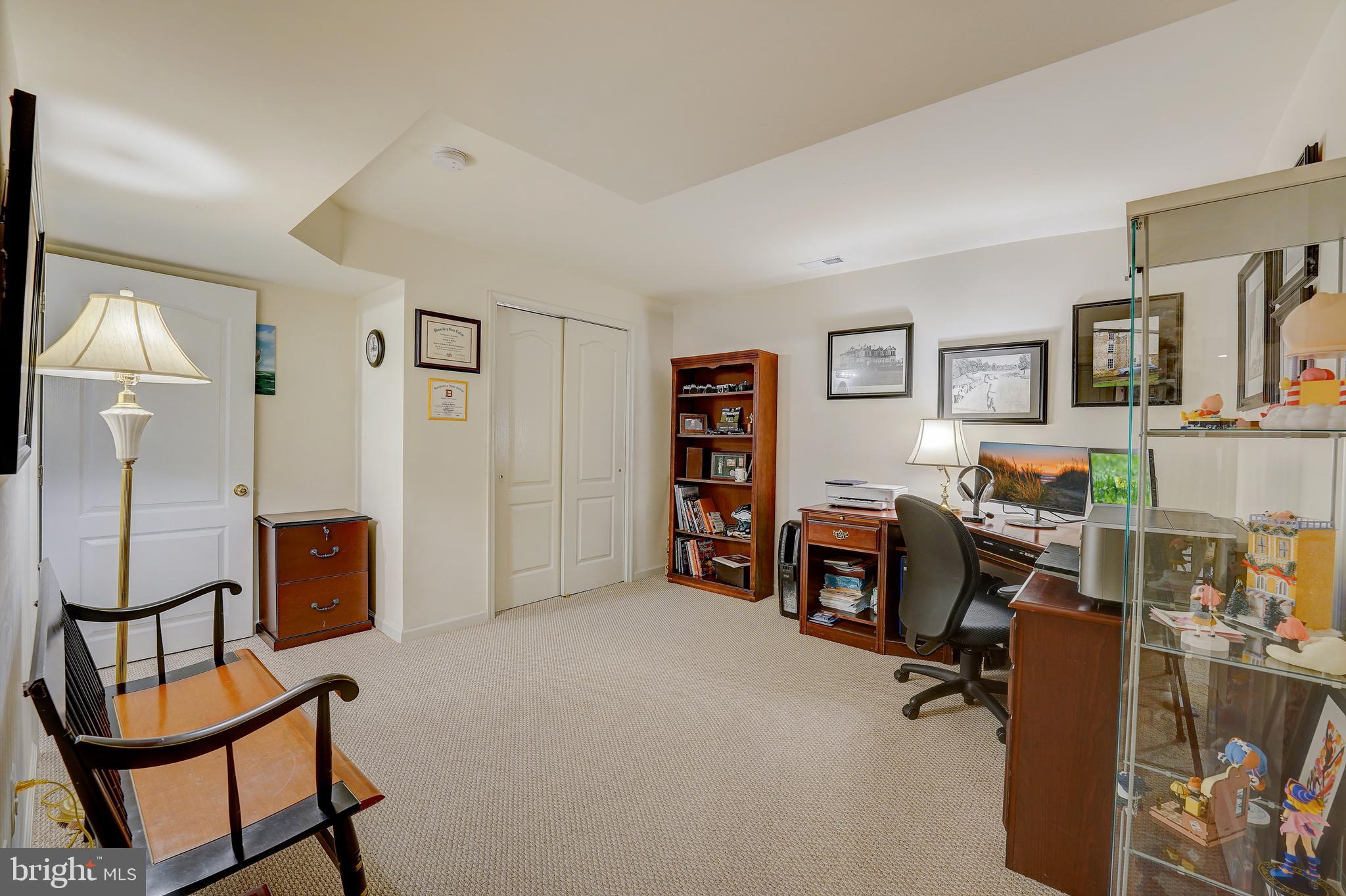 WILLIAMSBURG - Residential