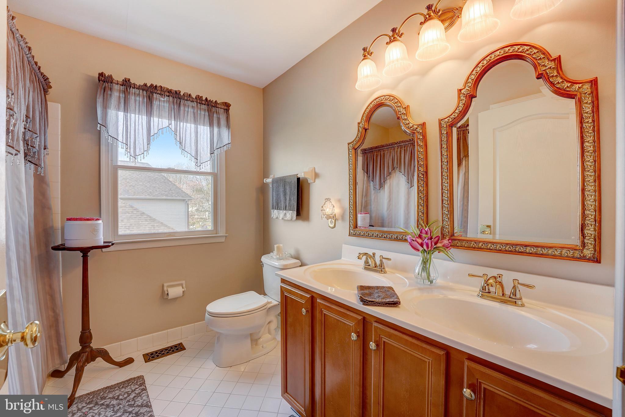 WILLIAMSBURG - Residential