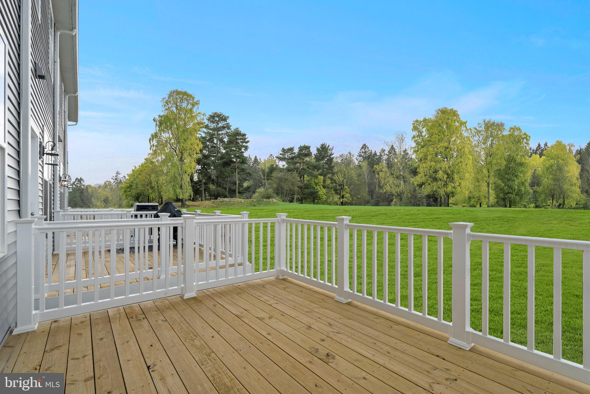 PRESIDENTS POINTE - Residential