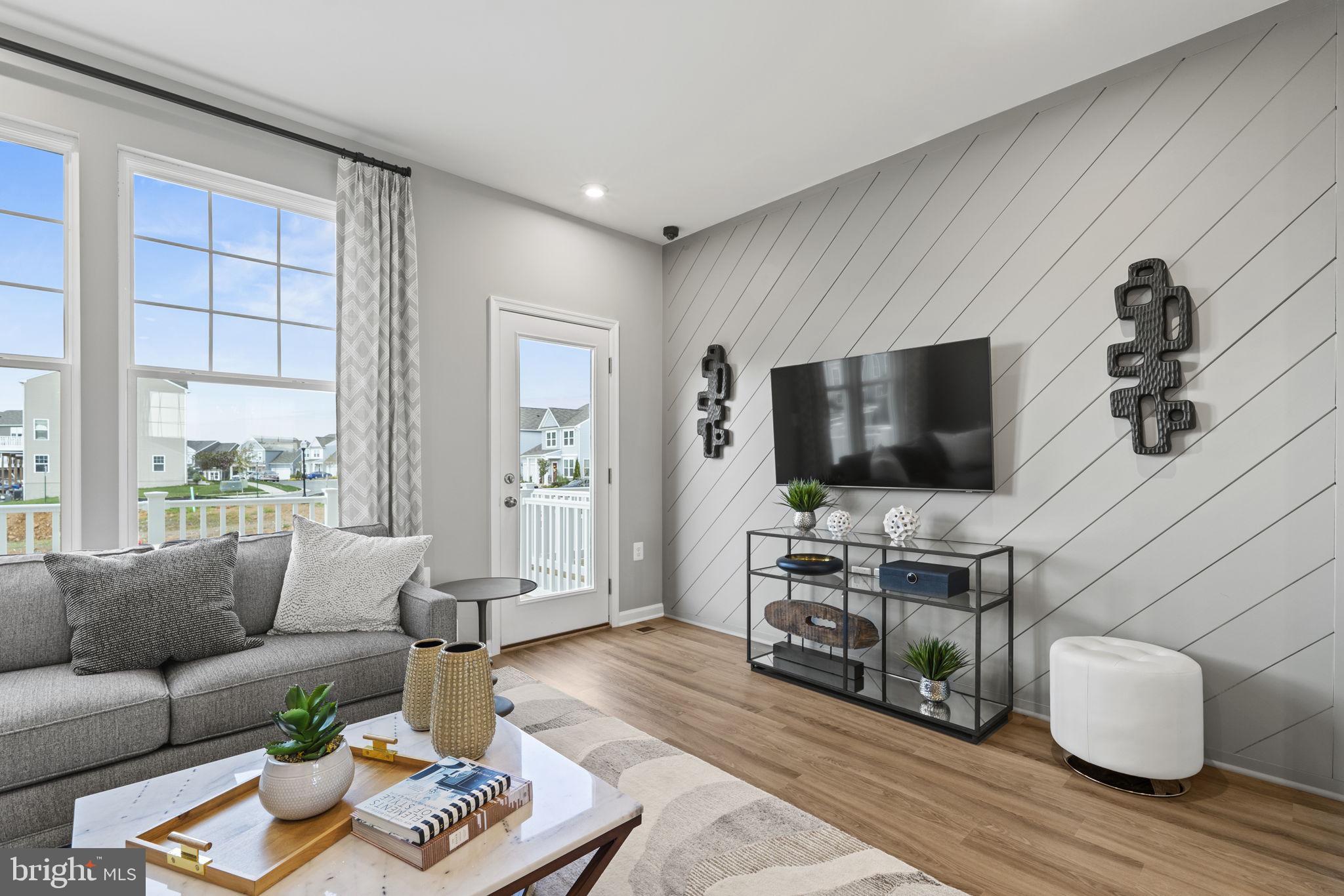 PRESIDENTS POINTE - Residential